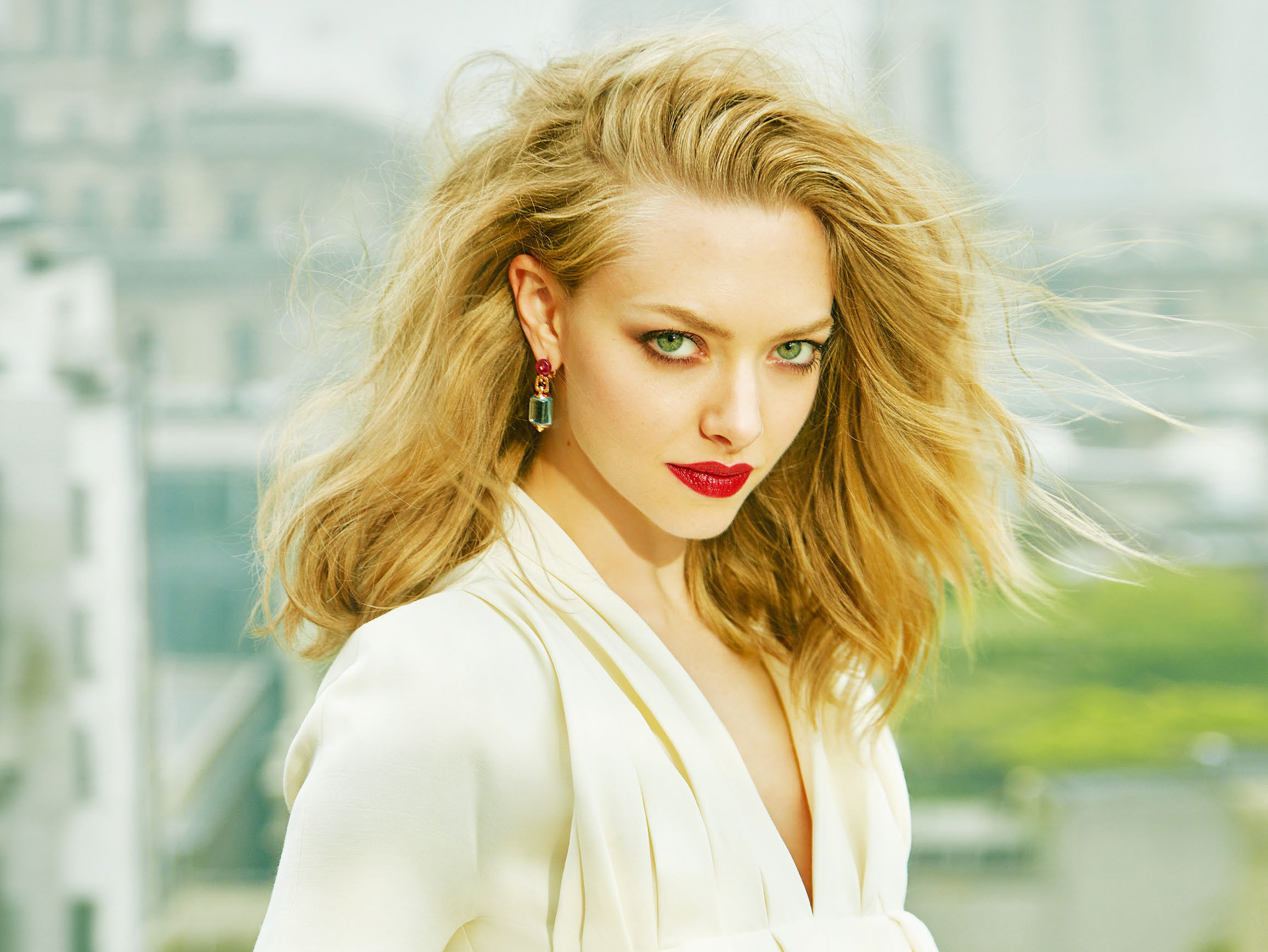 Amanda Seyfried for ELLE China 2017 HD Wallpaper