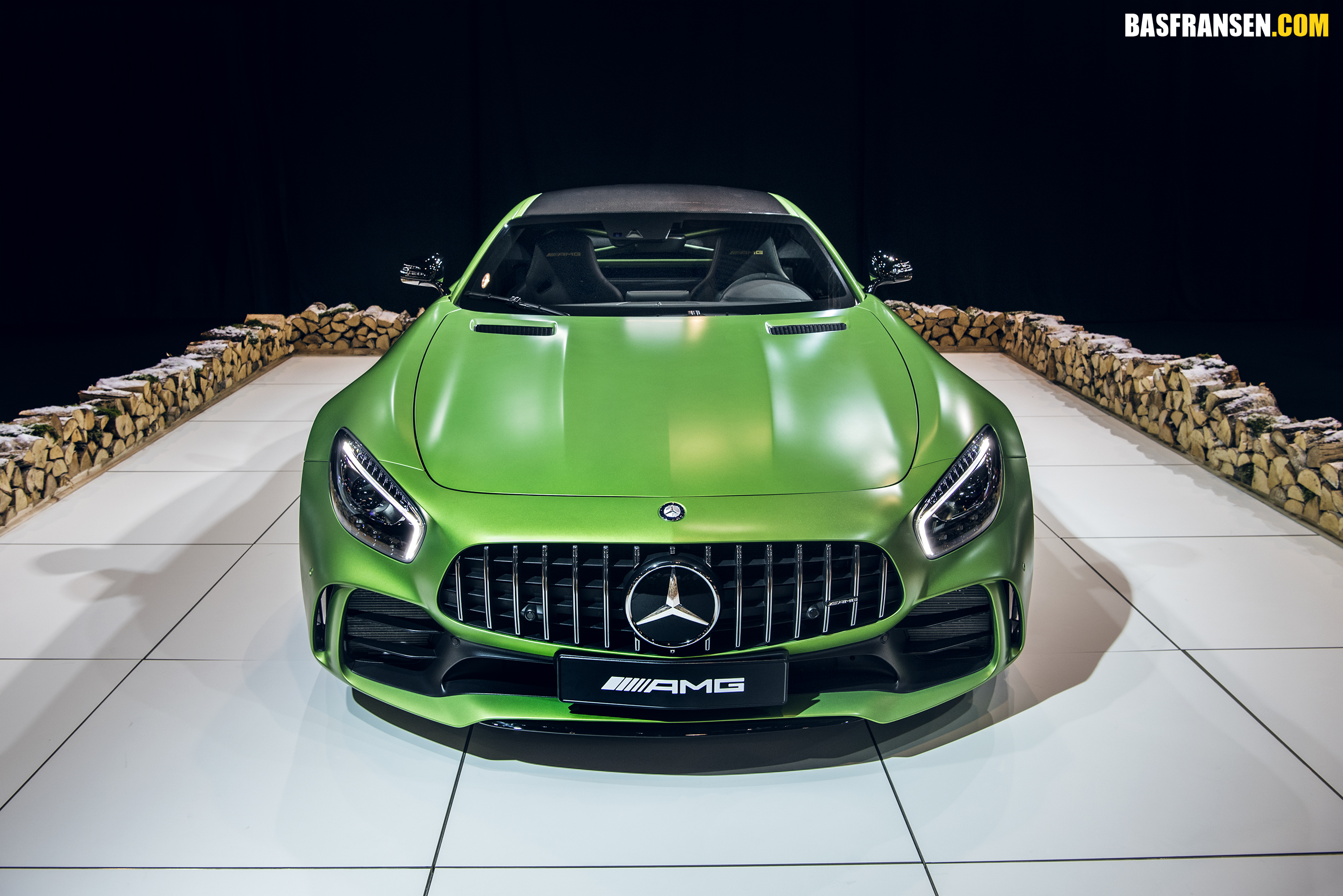 Green Mercedes-AMG GT R sports car HD Wallpaper