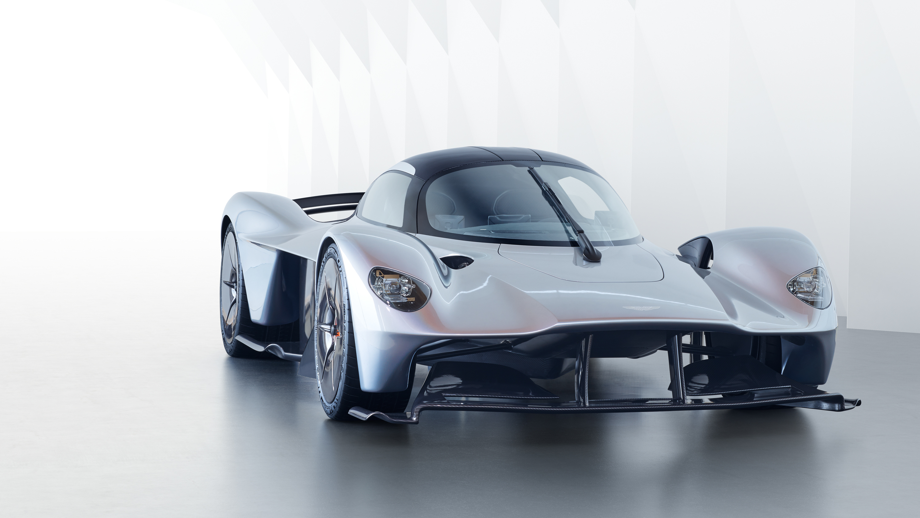 Aston Martin Valkyrie hypercar HD Wallpaper