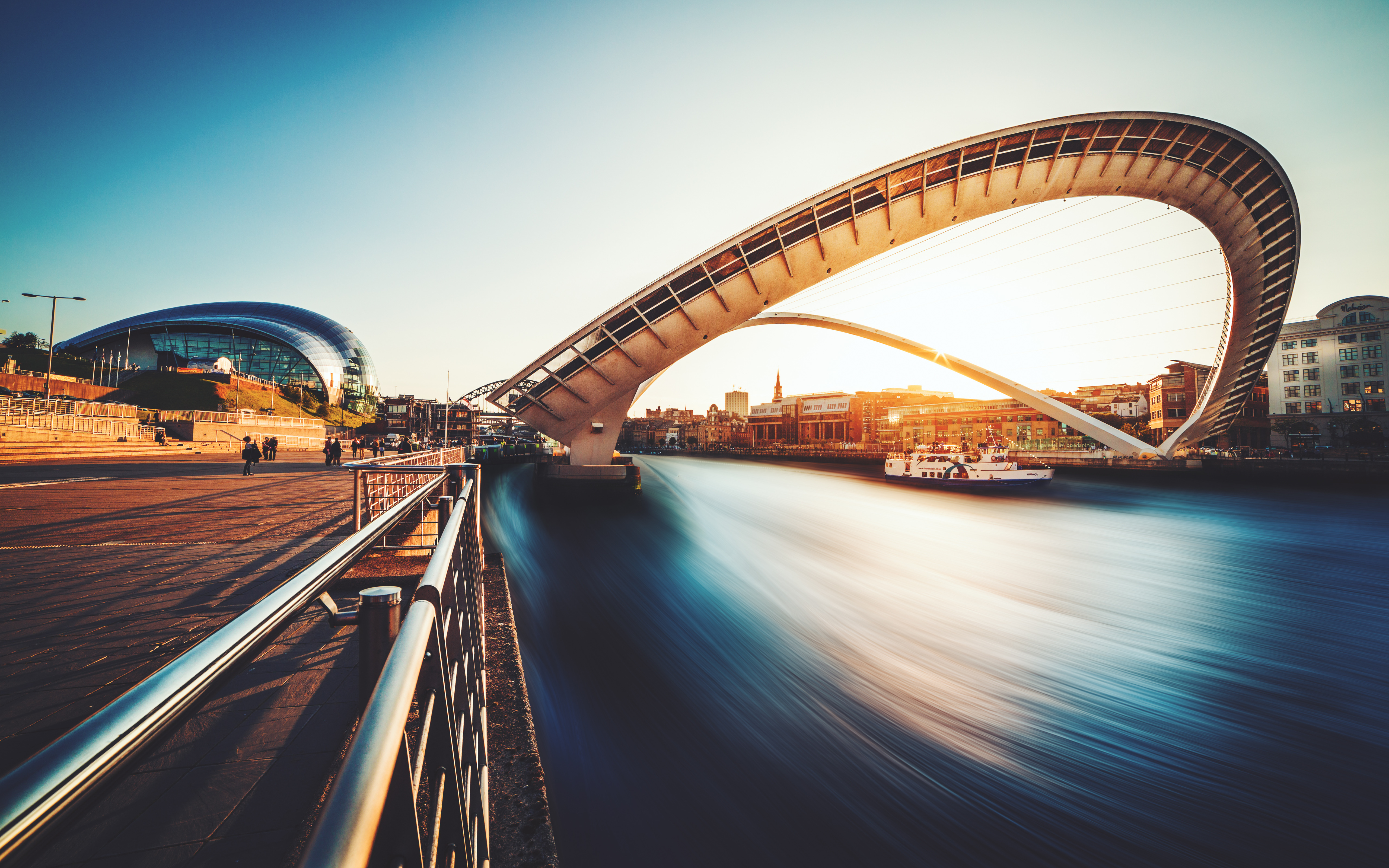 Gateshead Millennium Bridge over River Tyne, United Kingdom HD Wallpaper