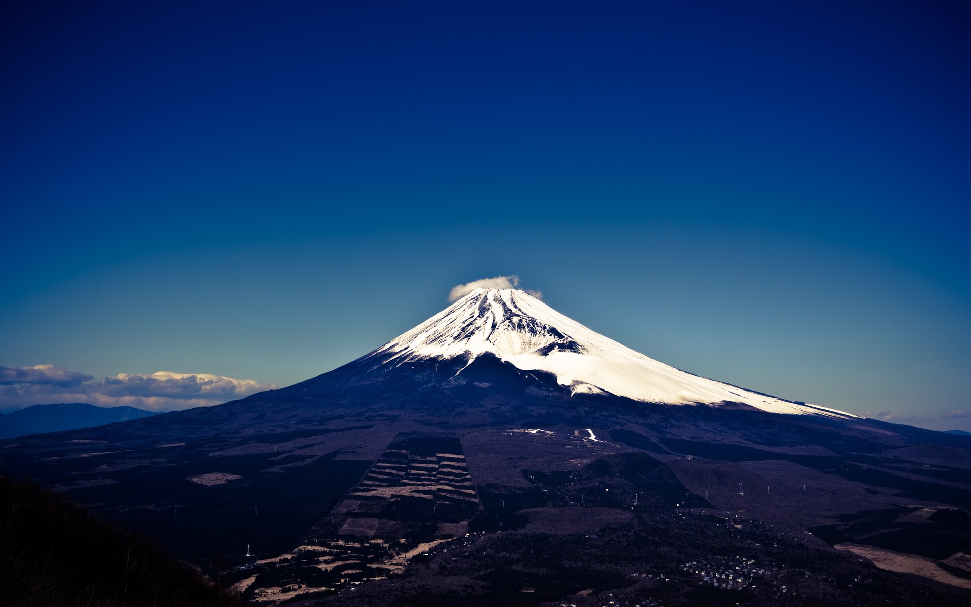 Mount Fuji with snow and blue sky HD Wallpaper