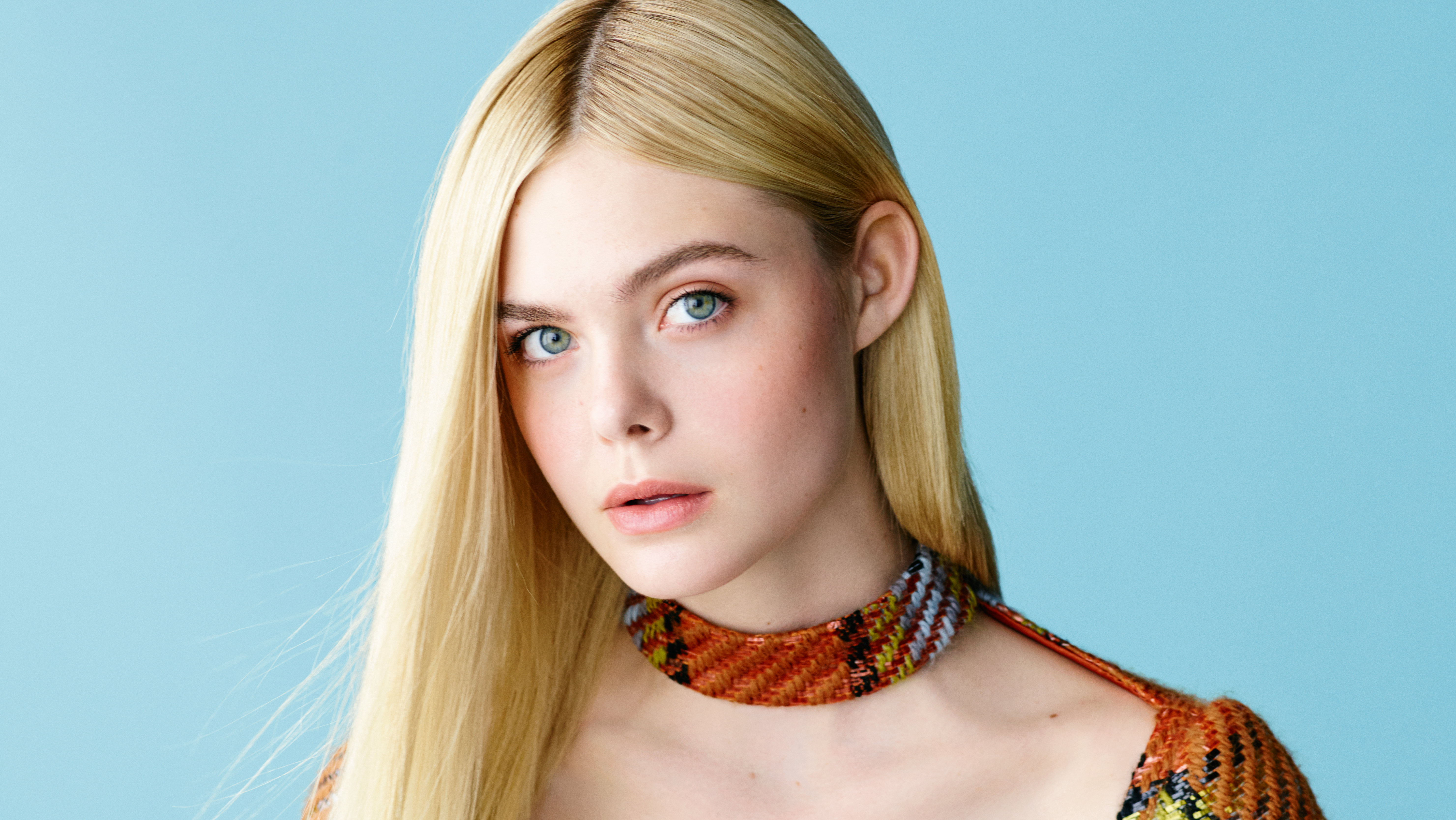 Elle Fanning HD Wallpaper