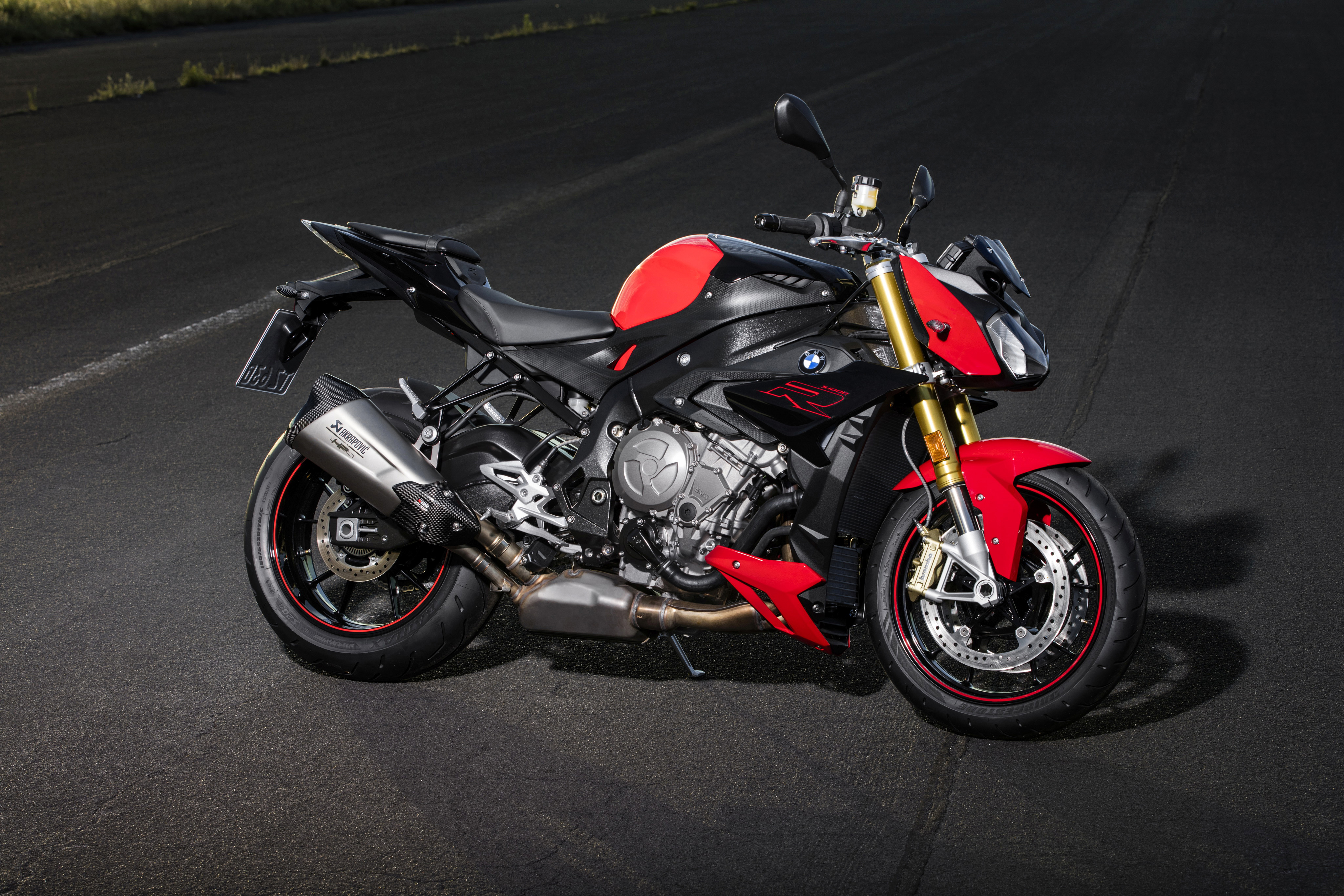 2017 BMW S1000R motorcycle 4K HD Wallpaper