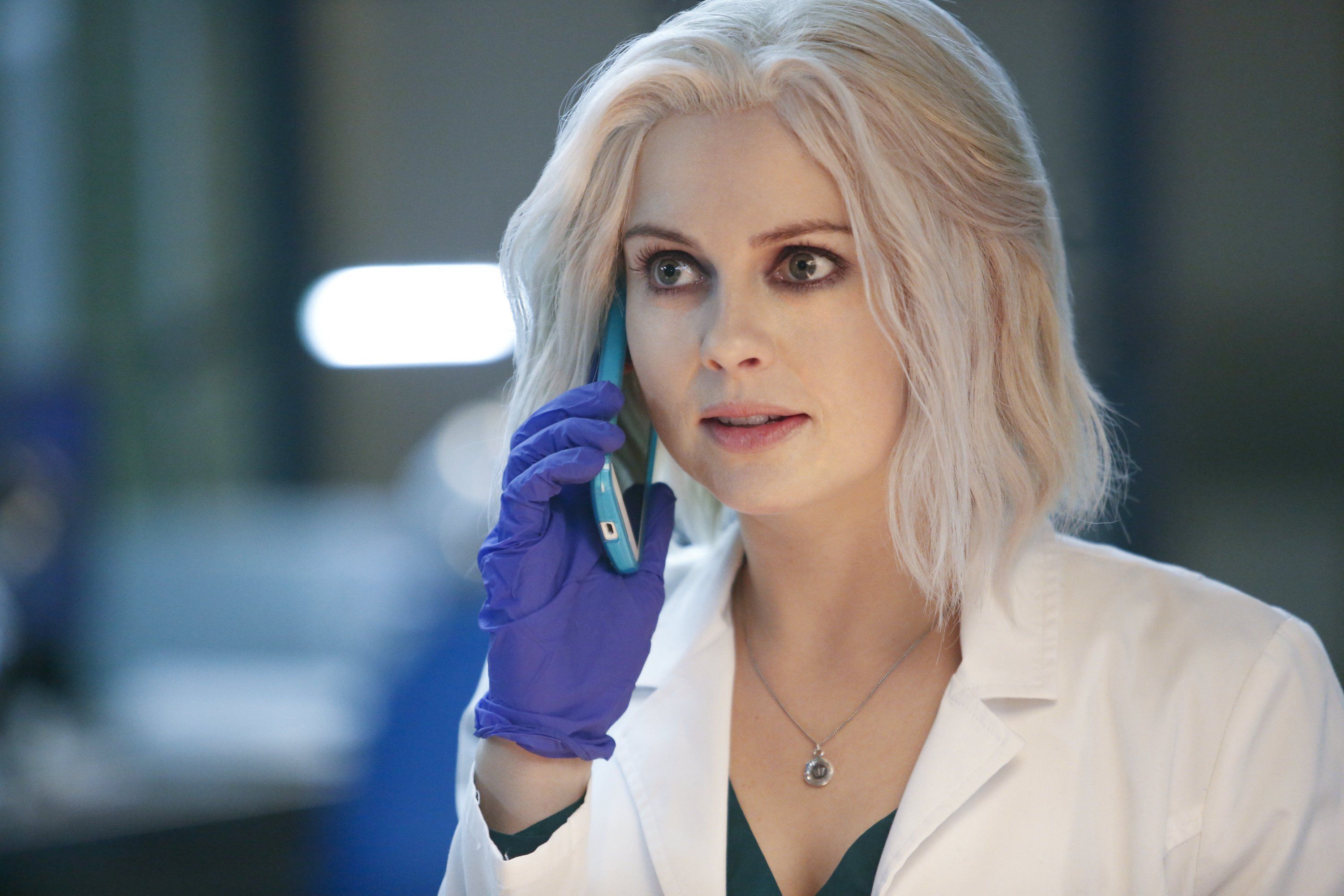 Liv Moore from iZombie on the phone HD Wallpaper