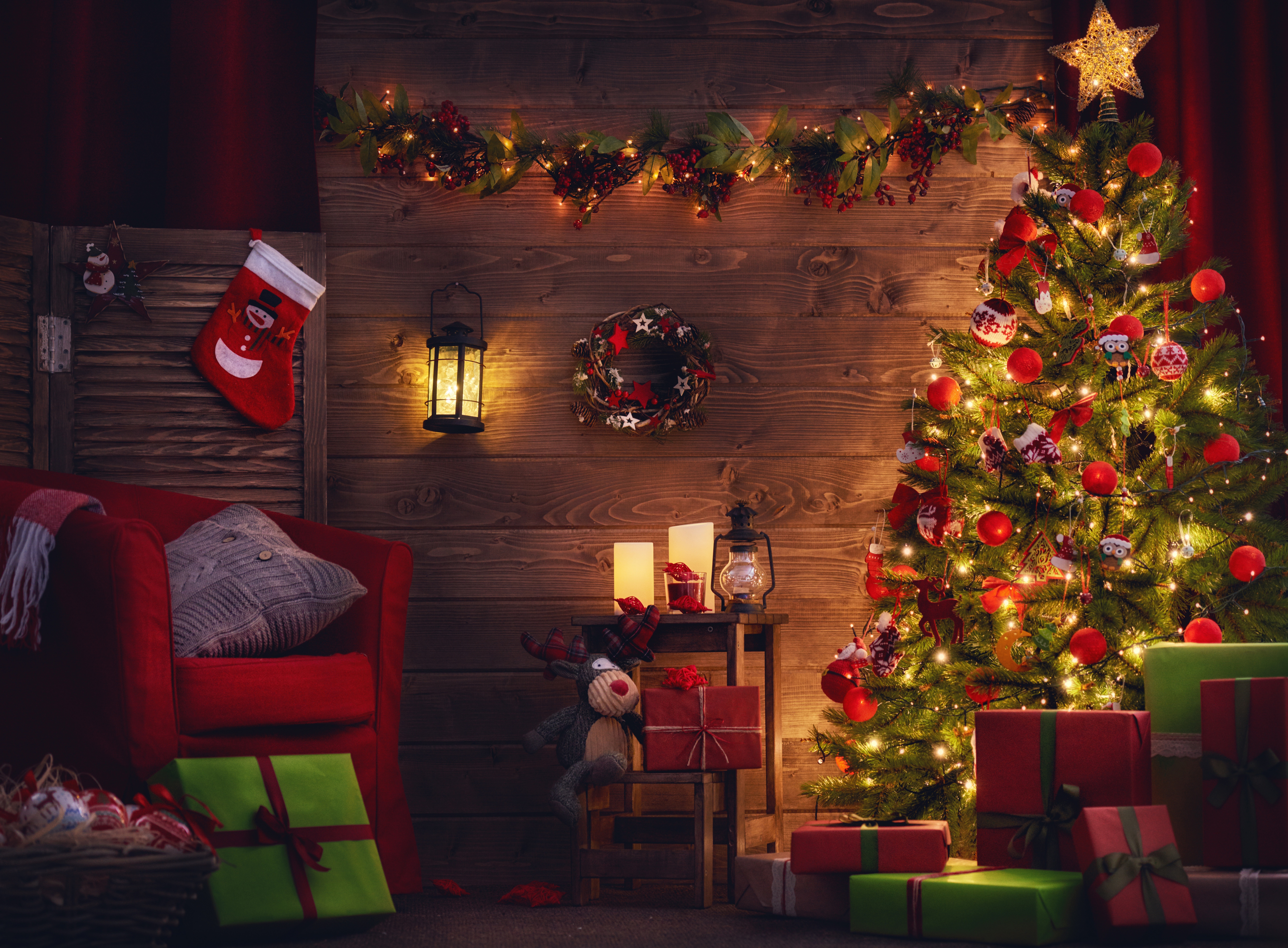 Christmas Tree and Gifts in Cozy Room HD Wallpaper