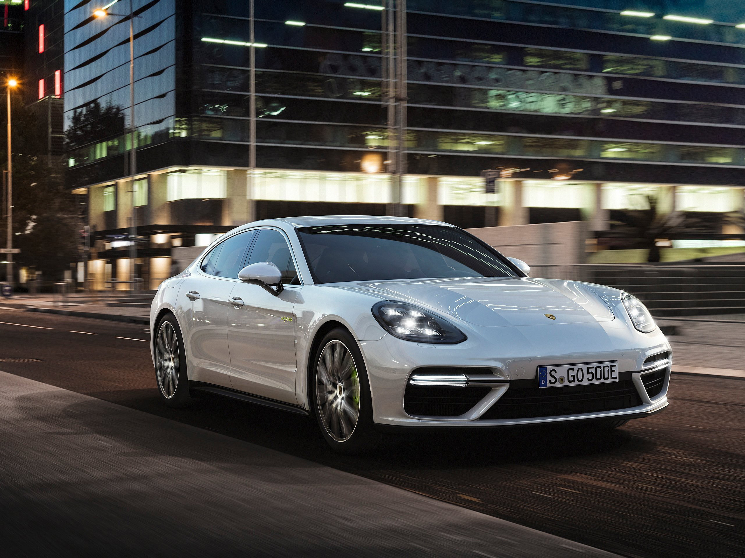 2018 Porsche Panamera Turbo S E-Hybrid driving at night HD Wallpaper