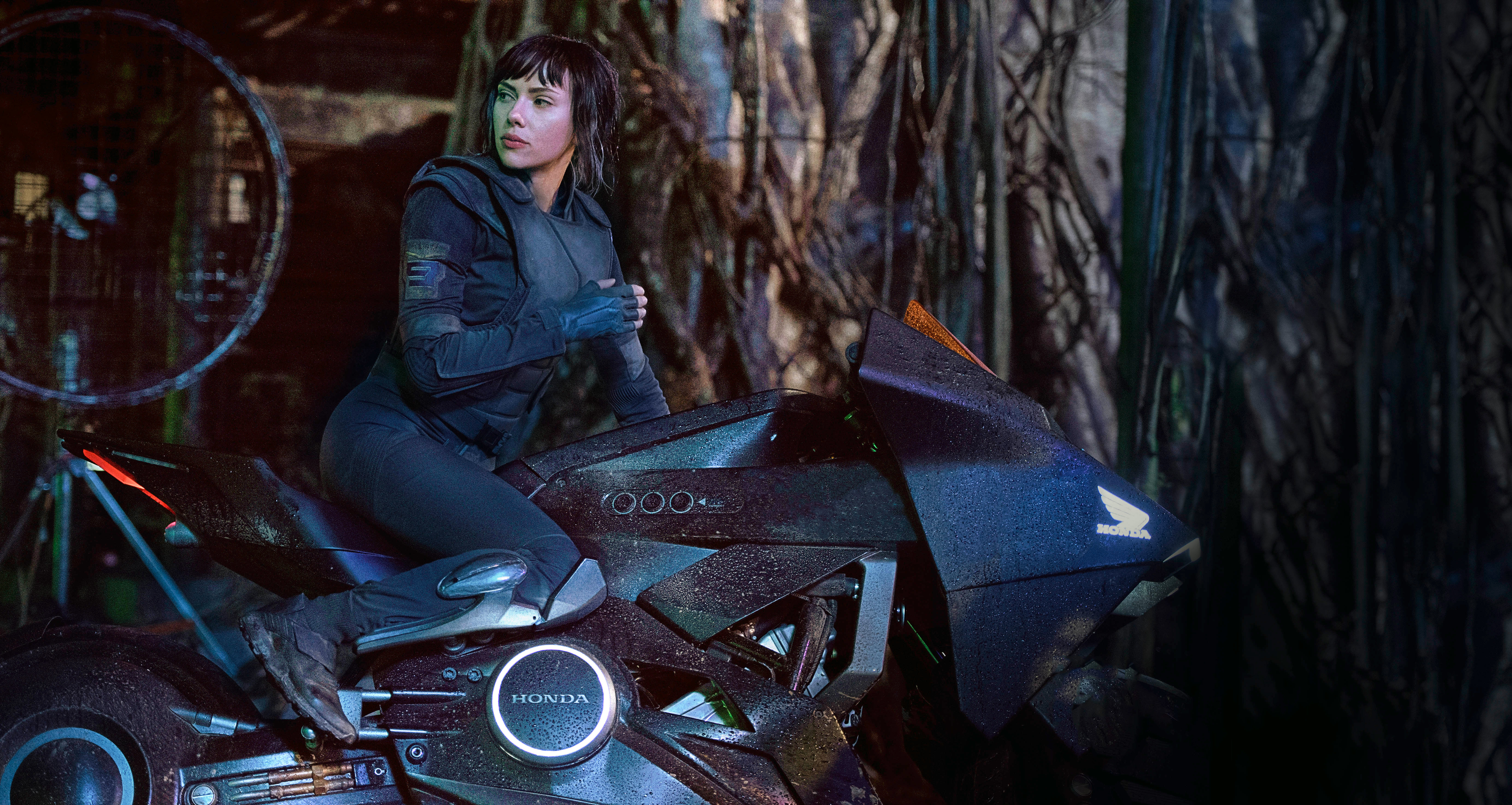 The Major from Ghost in the Shell on a motorcycle HD Wallpaper