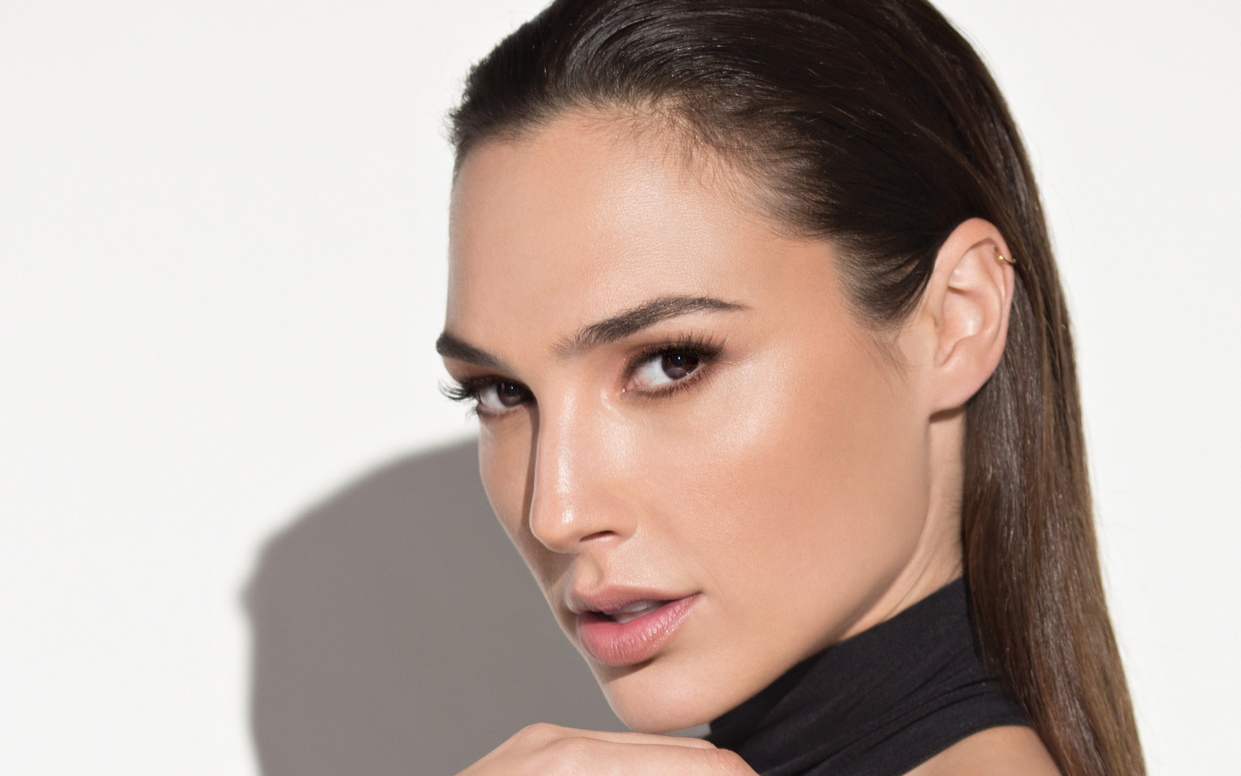 Gal Gadot HD Wallpaper