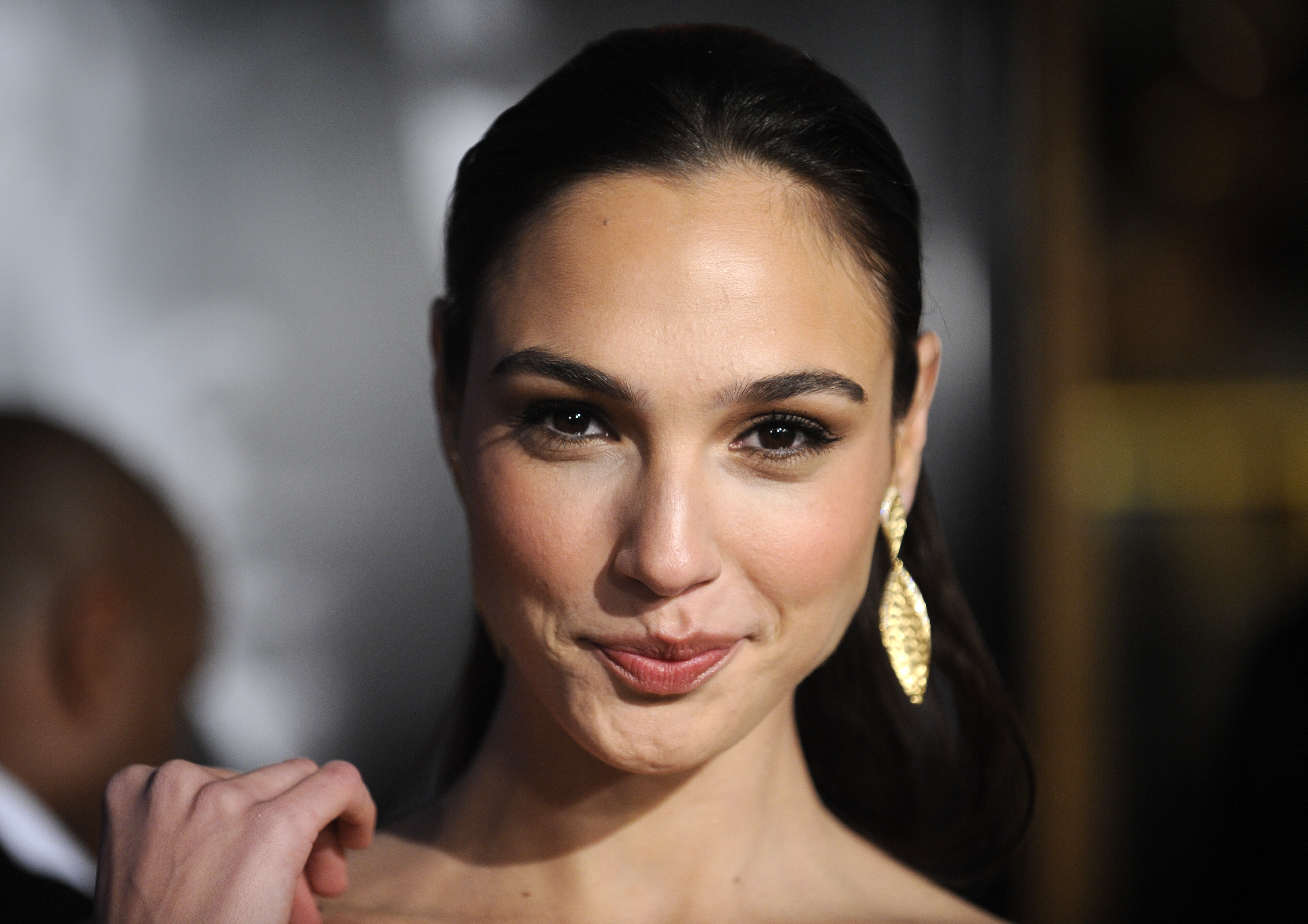 Gal Gadot HD Wallpaper