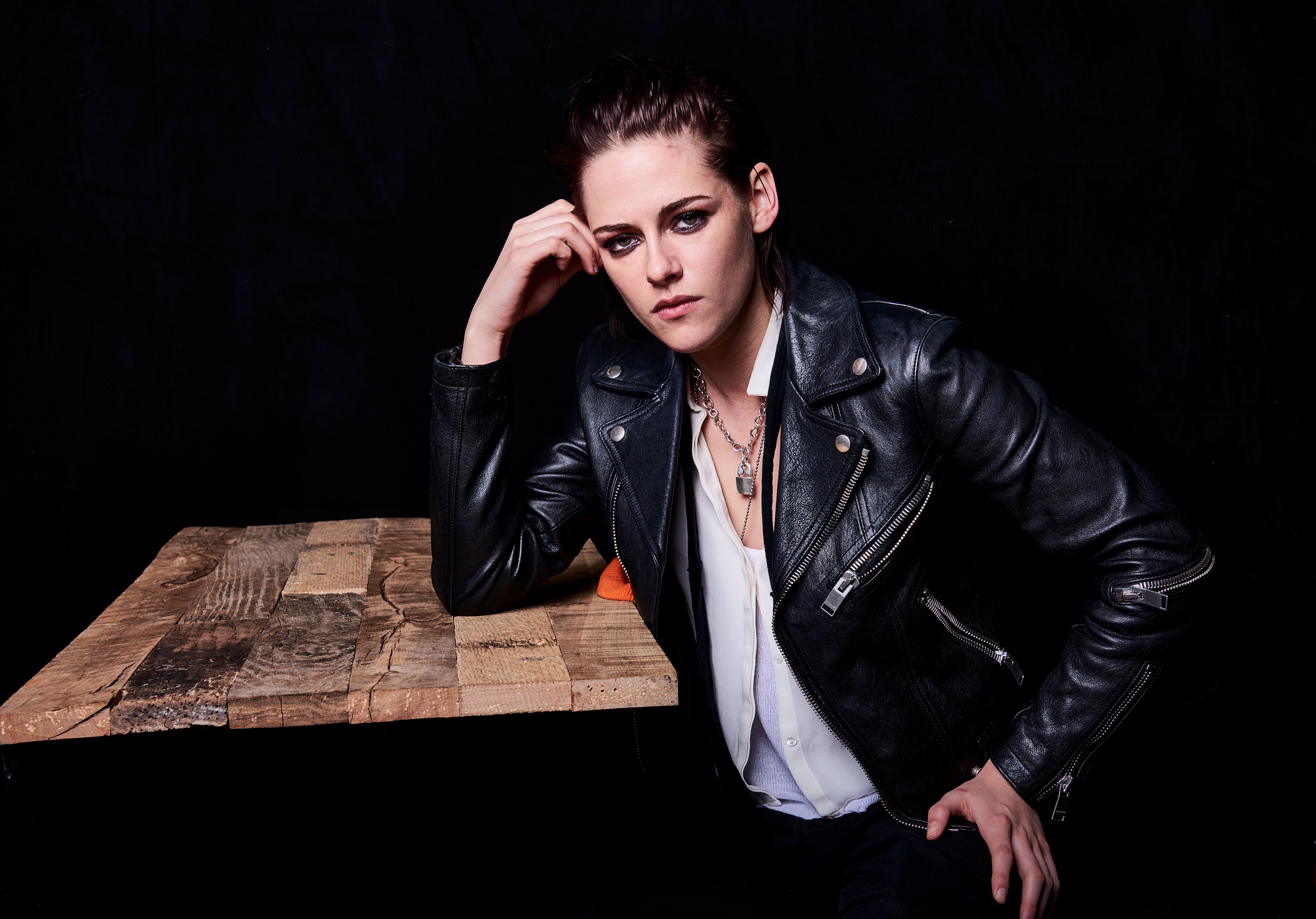 Kristen Stewart in Leather Jacket HD Wallpaper