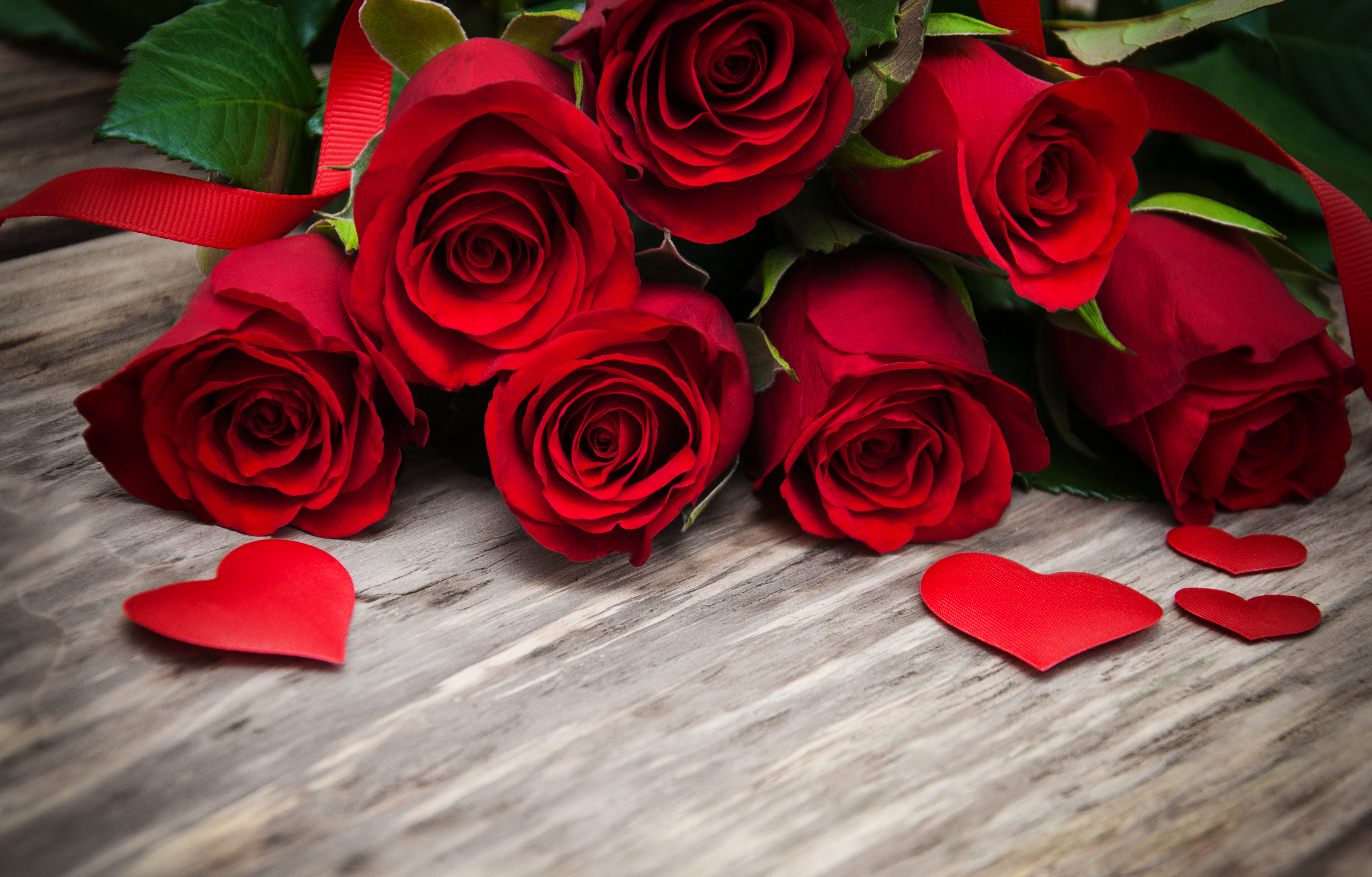Red Roses with Hearts 4K HD Wallpaper