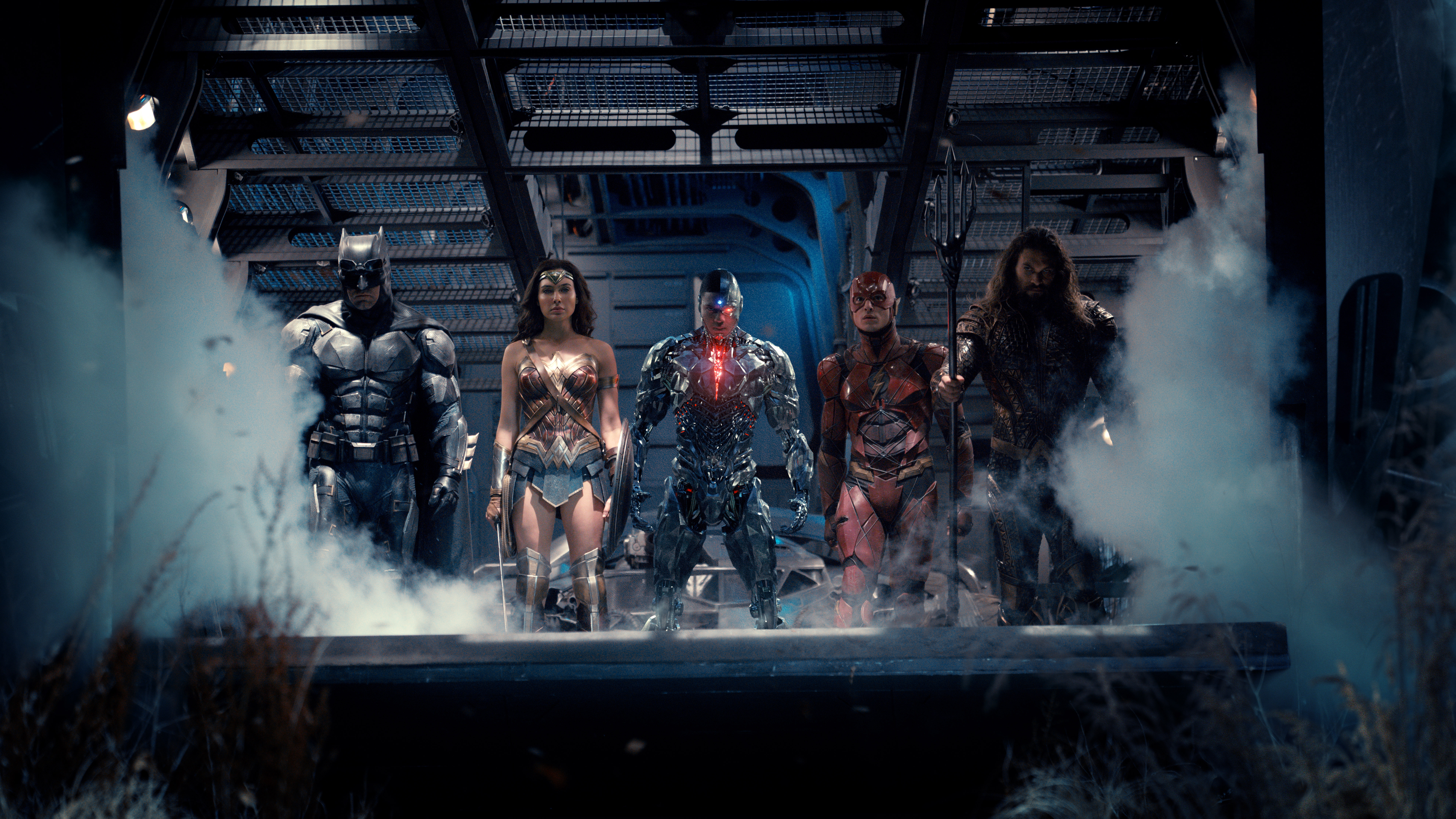Justice League members Batman, Wonder Woman, Cyborg, The Flash, and Aquaman HD Wallpaper