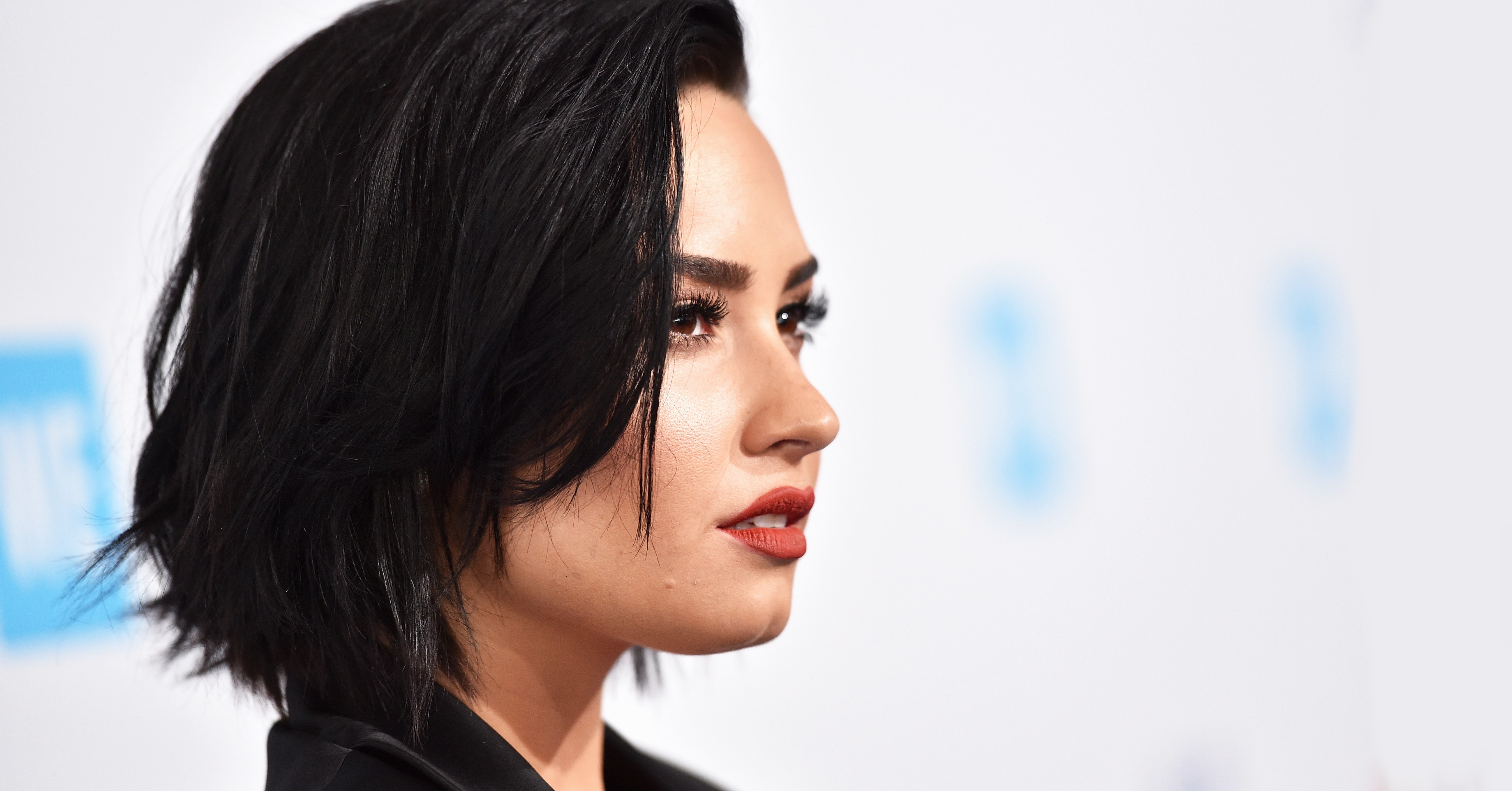 Demi Lovato HD Wallpaper