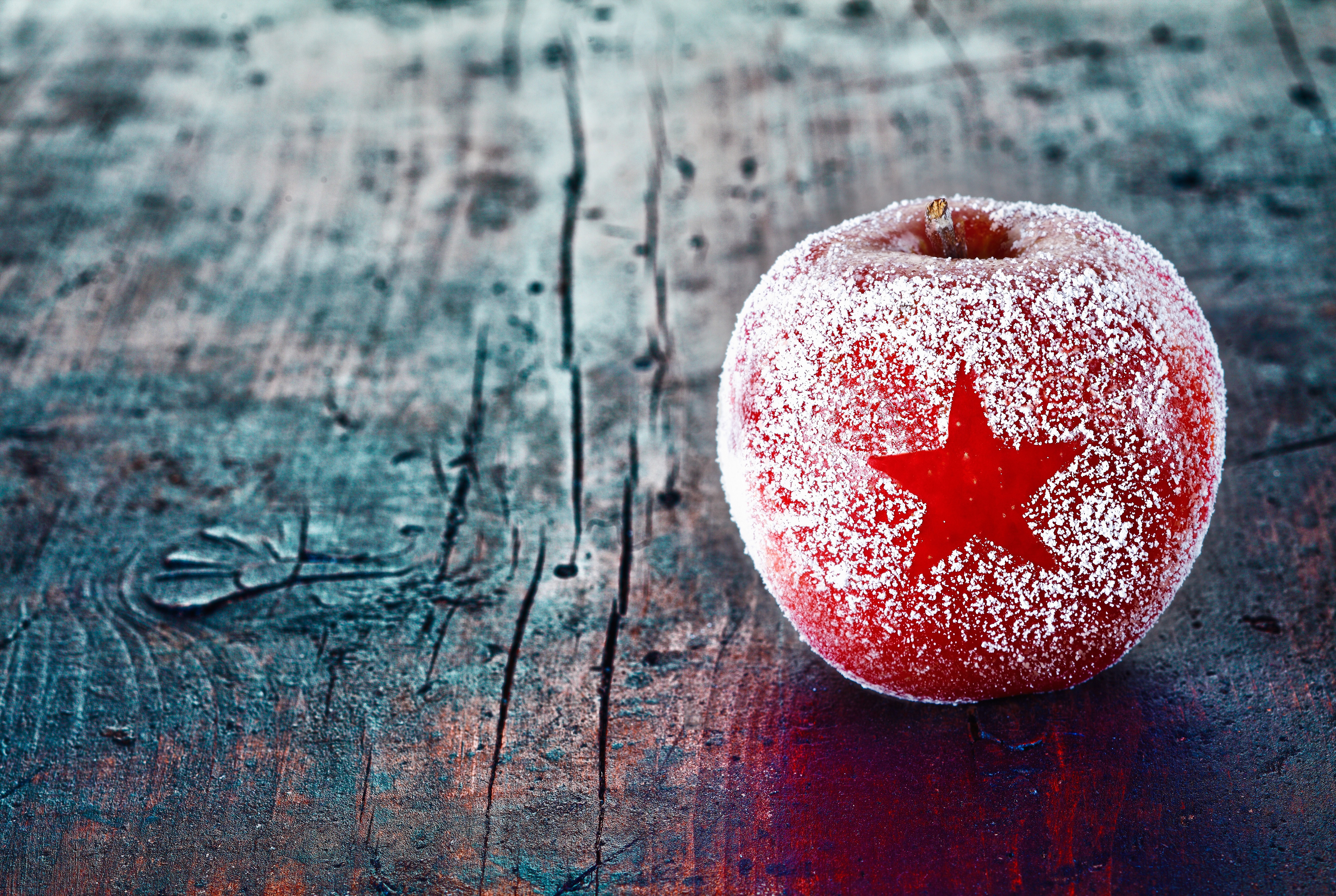 Frosty Christmas Apple with Star 4K HD Wallpaper
