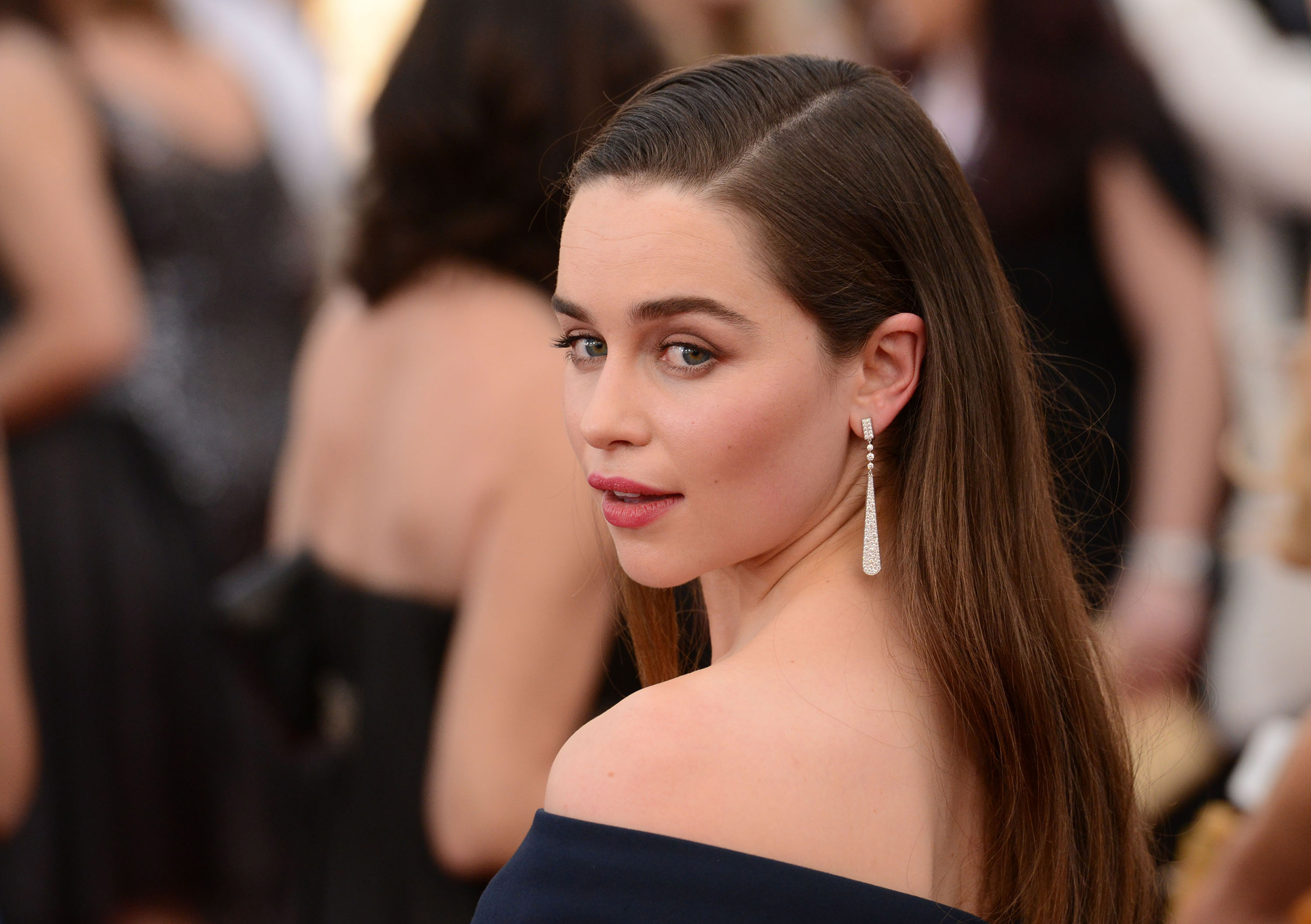 Emilia Clarke HD Wallpaper