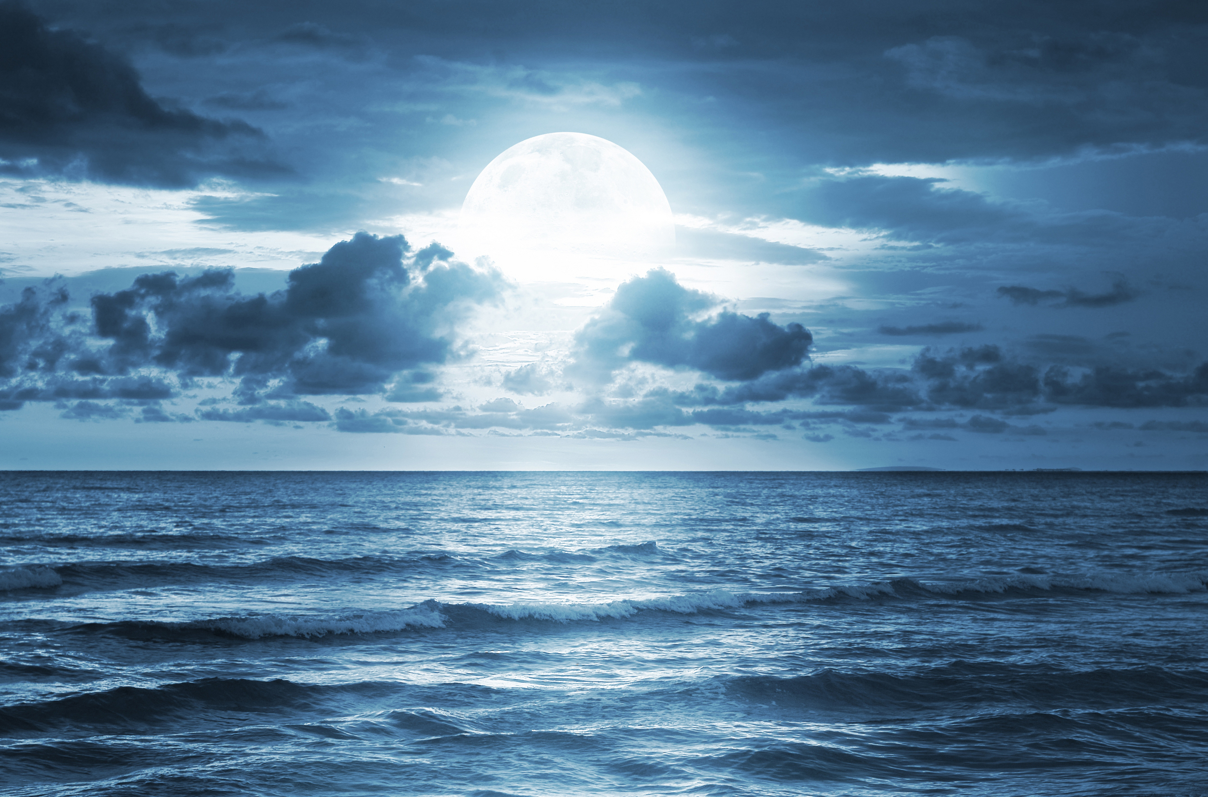 Full moon over the ocean with clouds HD Wallpaper