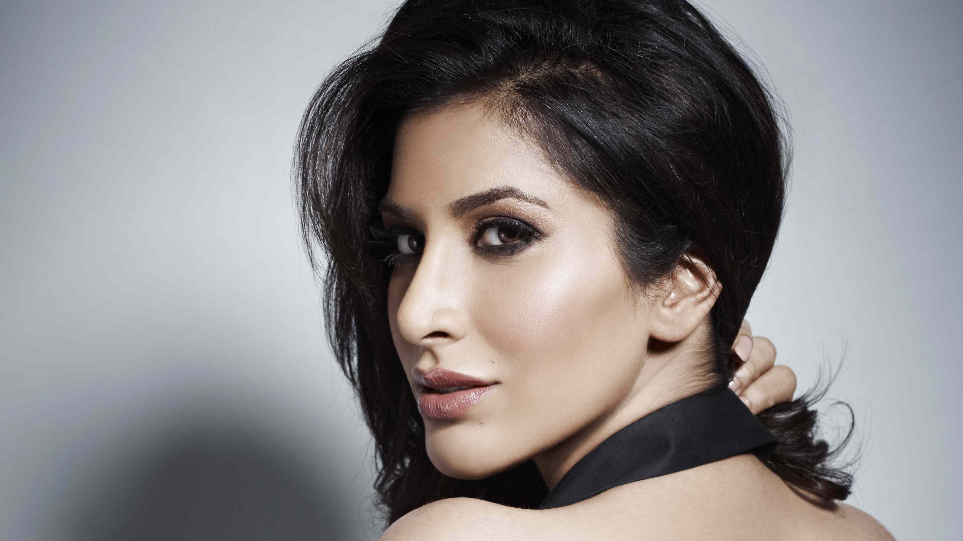 Sophie Choudry 4K HD Wallpaper