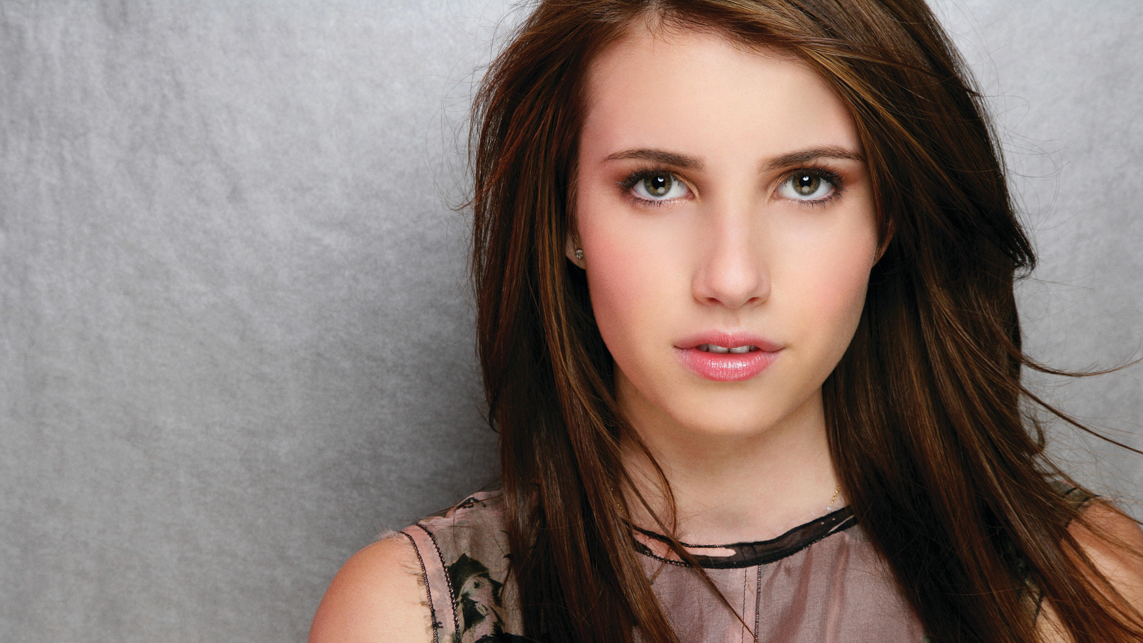 Emma Roberts HD Wallpaper