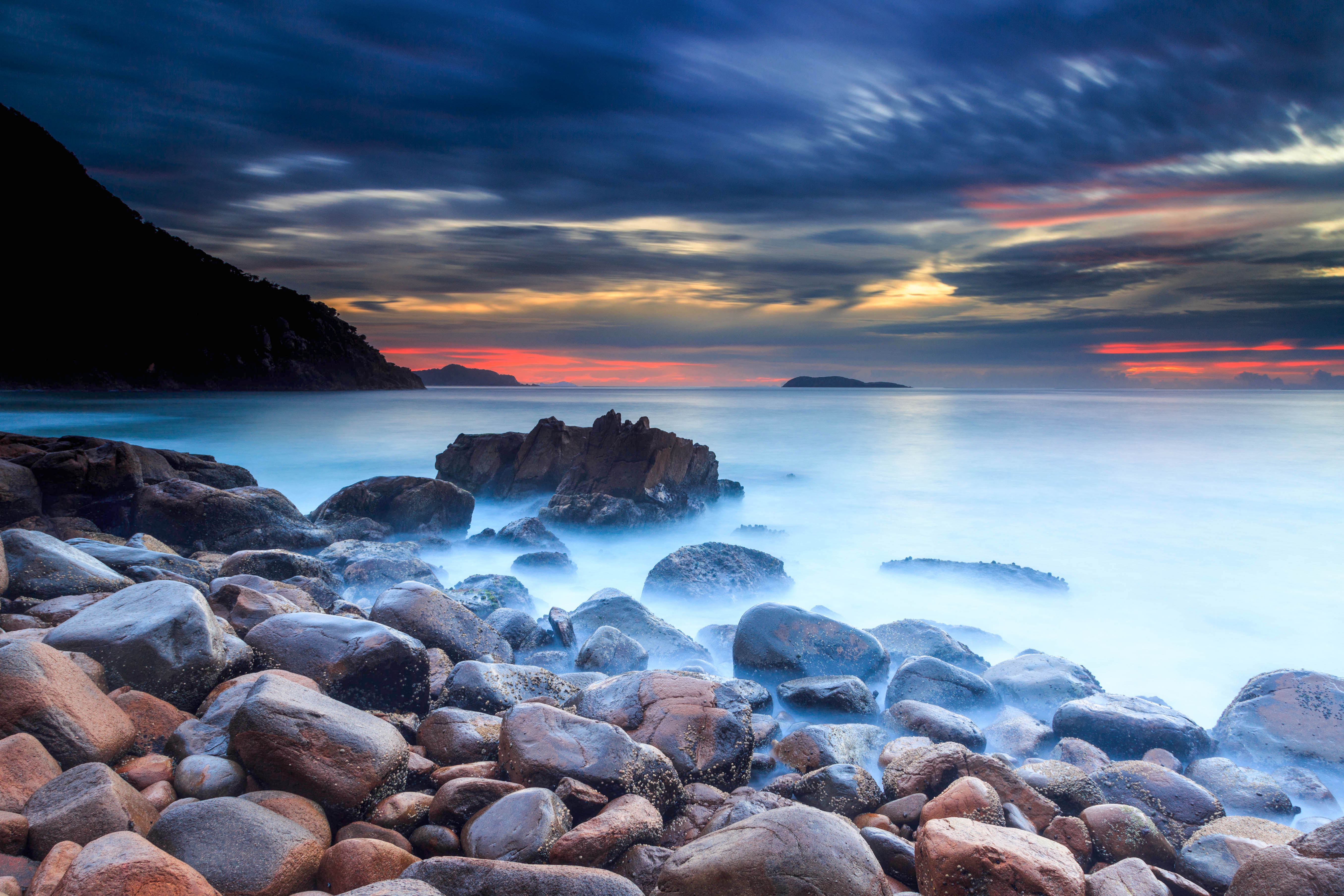 Nelson Bay Zenith Beach Rocks 4K HD Wallpaper
