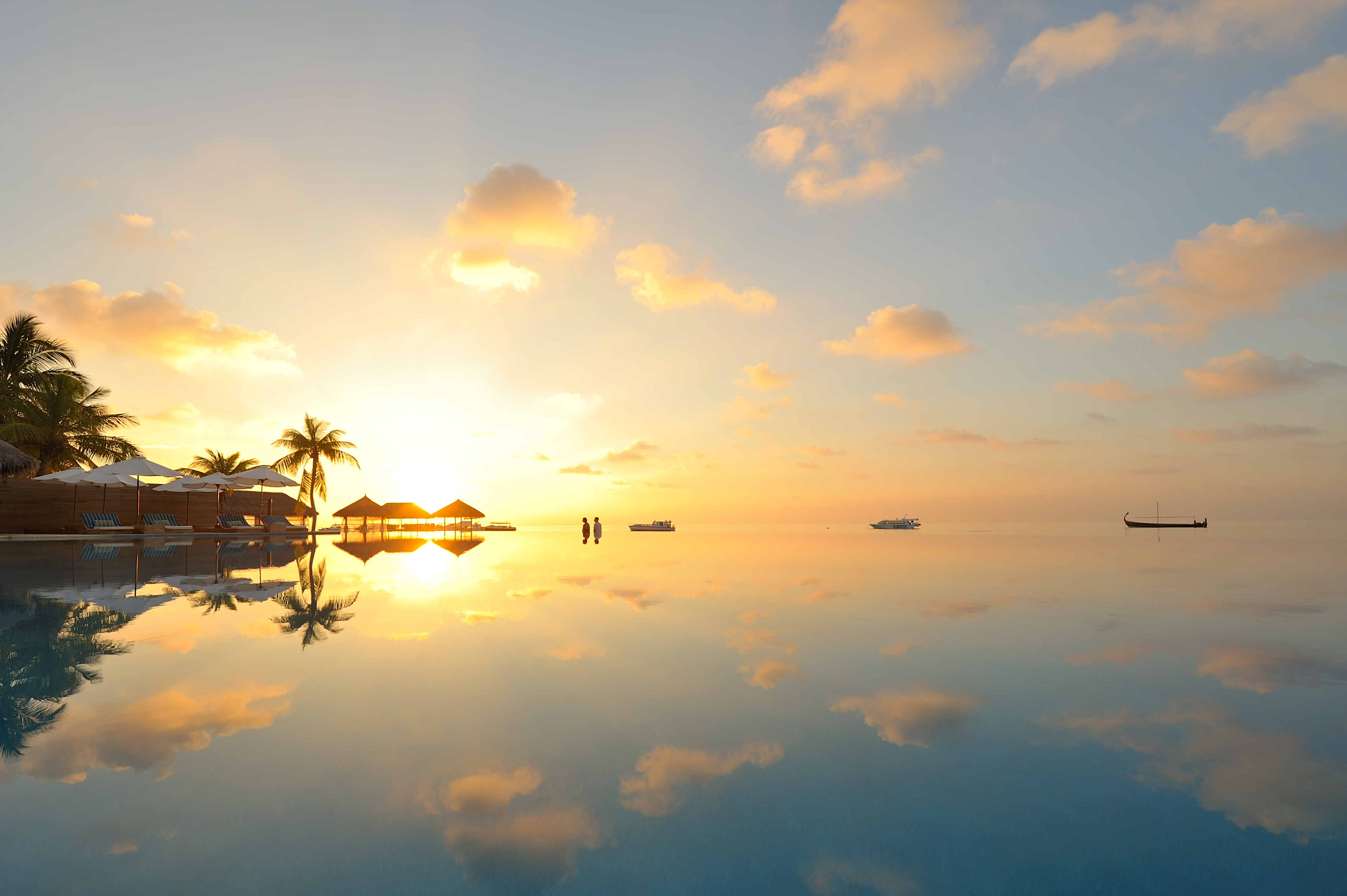Maldives Island Resort Sunset 4K HD Wallpaper