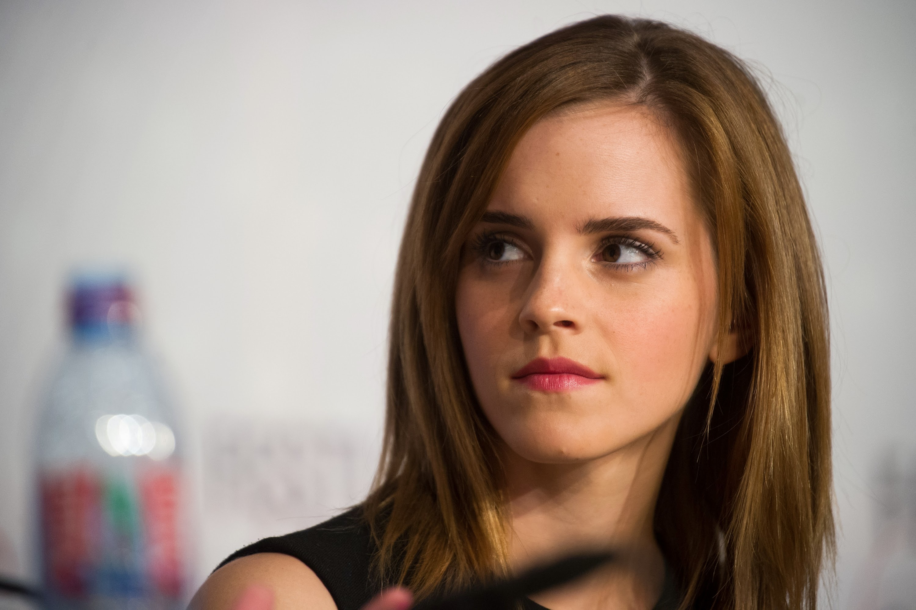 Emma Watson HD Wallpaper