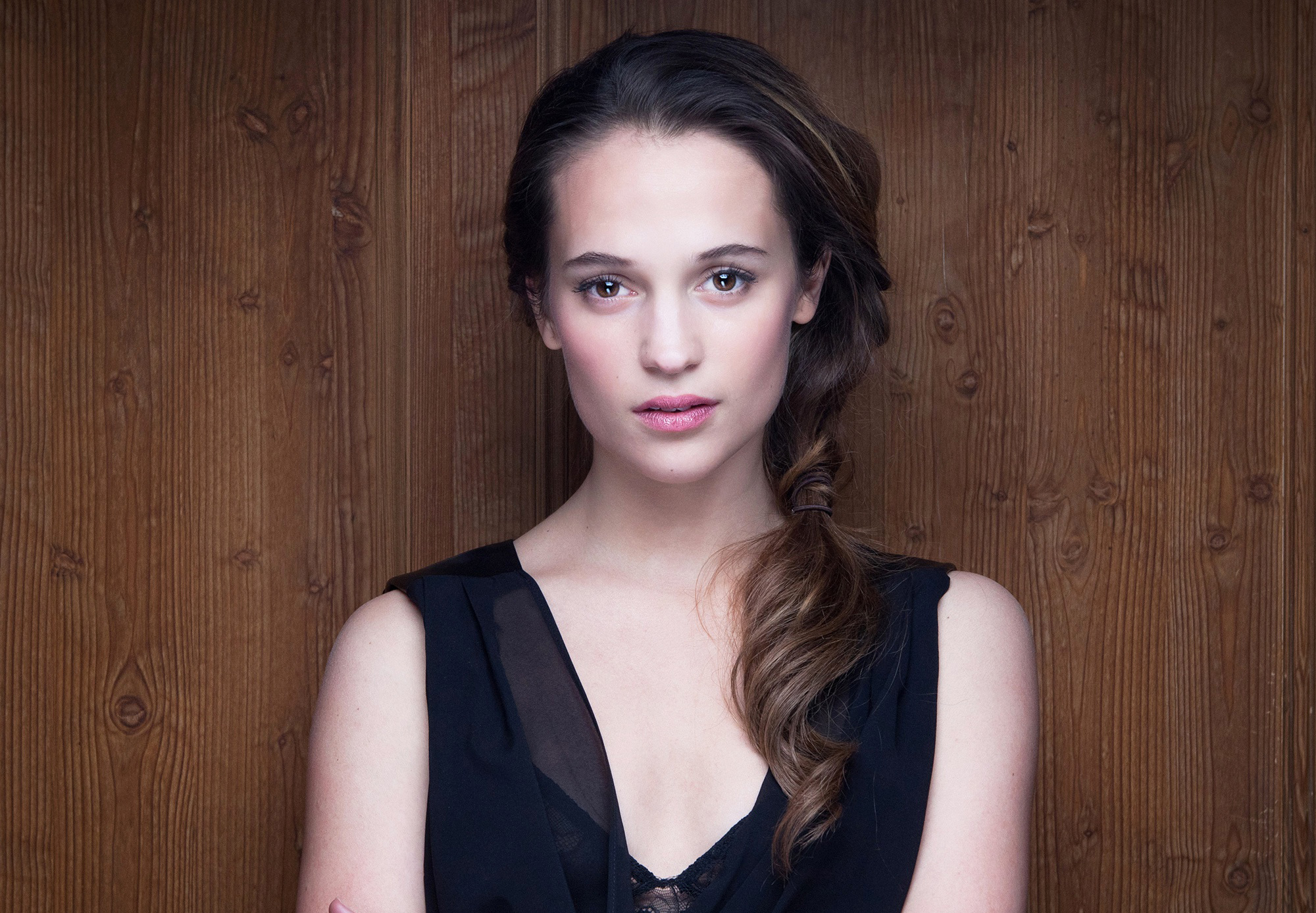 Alicia Vikander HD Wallpaper