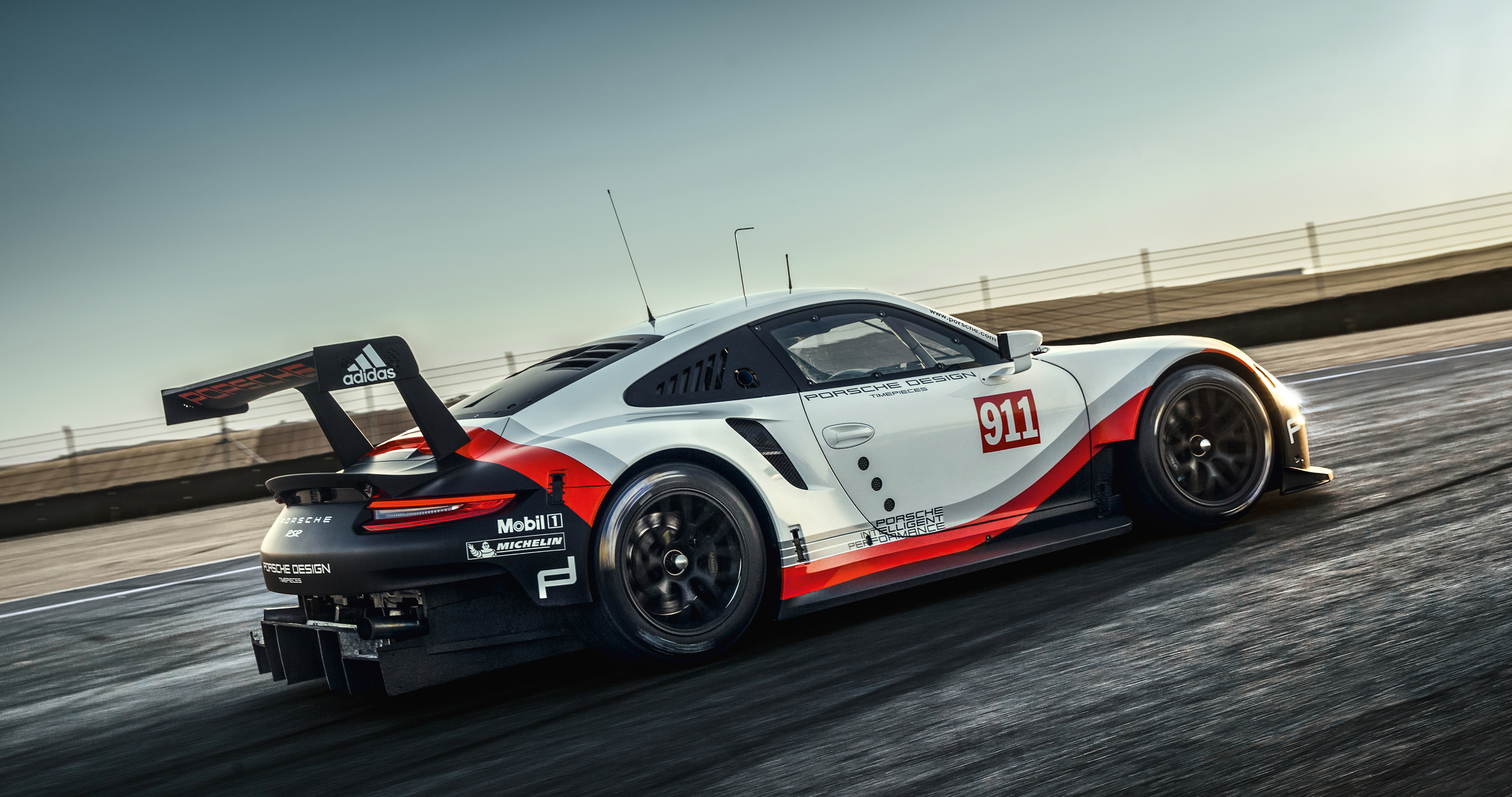2017 Porsche 911 RSR race car side view HD Wallpaper