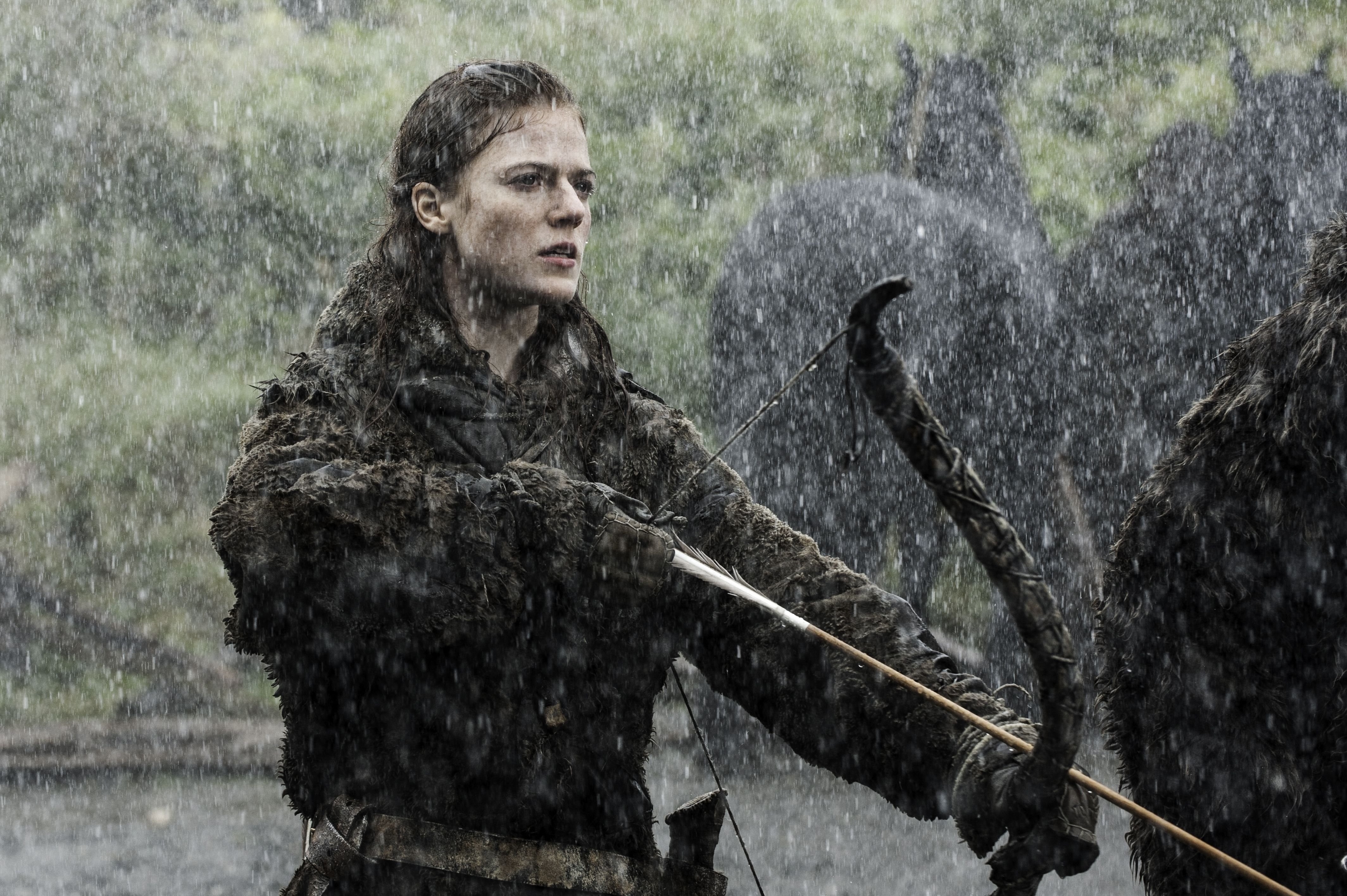 Ygritte from Game of Thrones with a bow HD Wallpaper