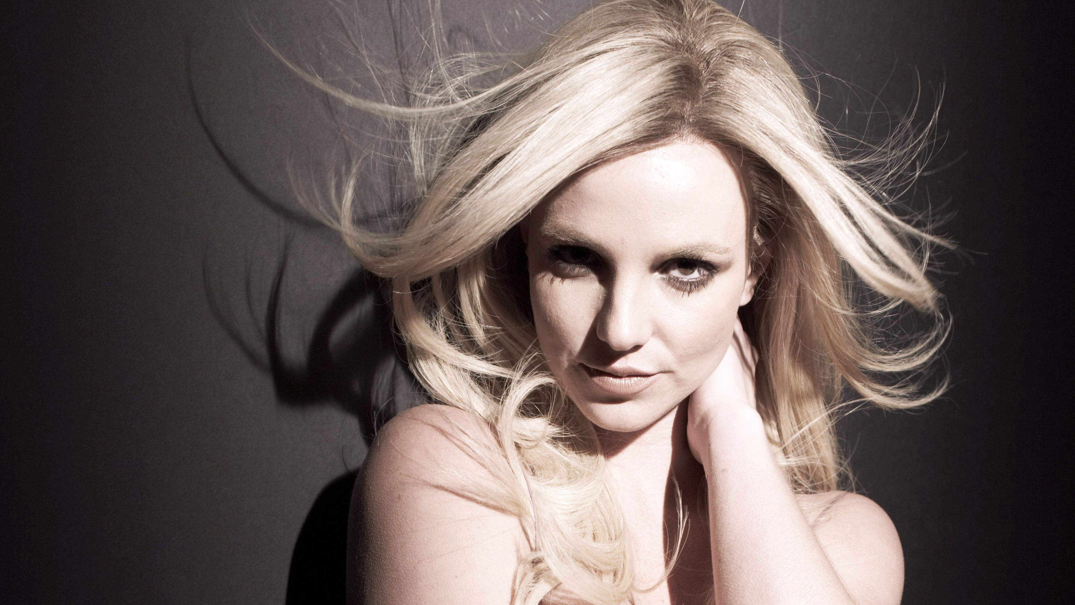 Britney Spears portrait HD Wallpaper