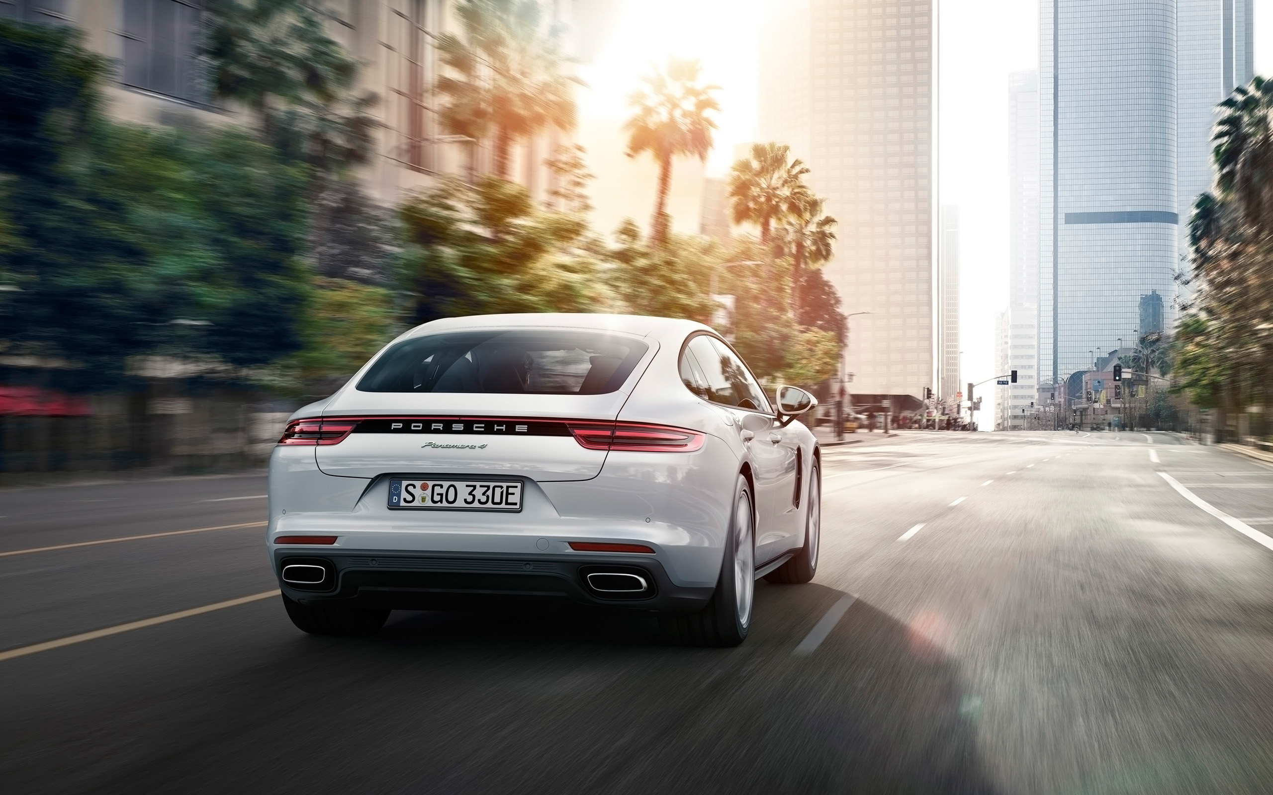 Porsche Panamera 4 E-Hybrid driving in city HD Wallpaper
