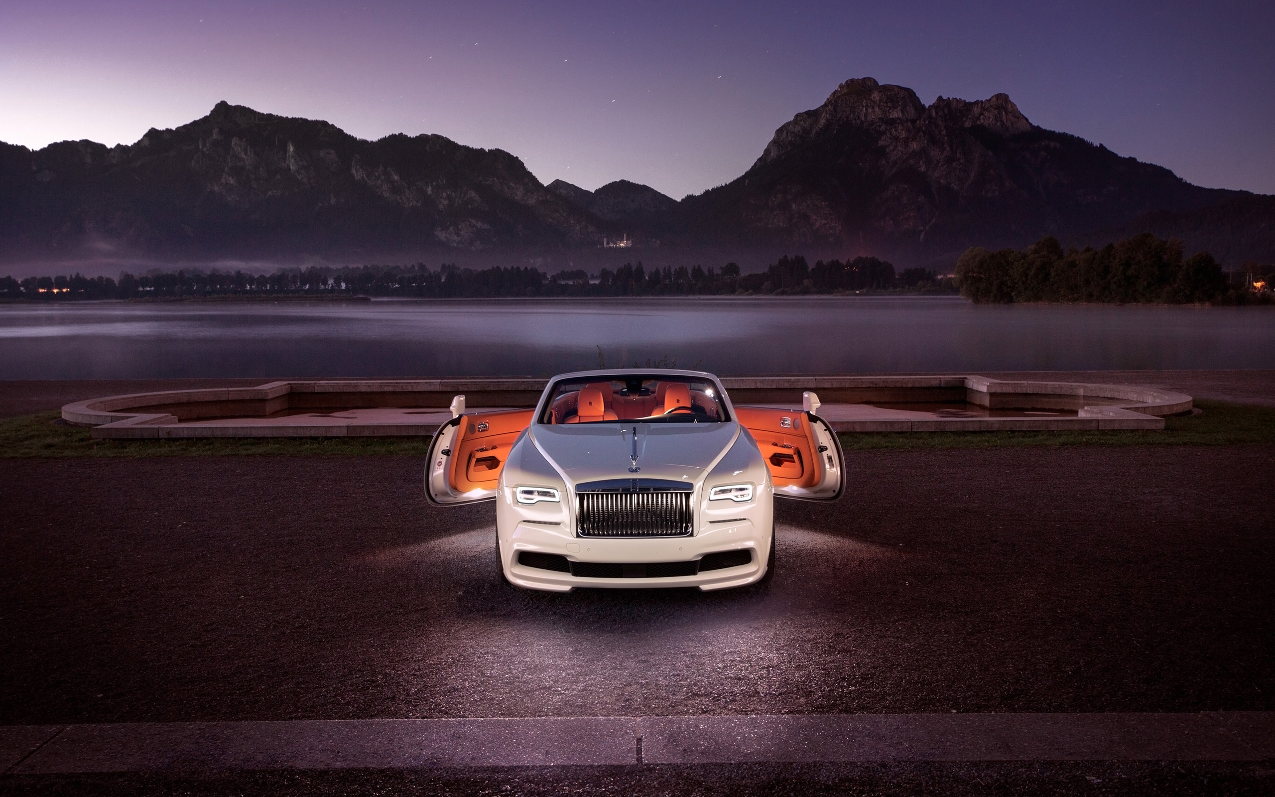 White Rolls Royce Dawn convertible with orange interior HD Wallpaper