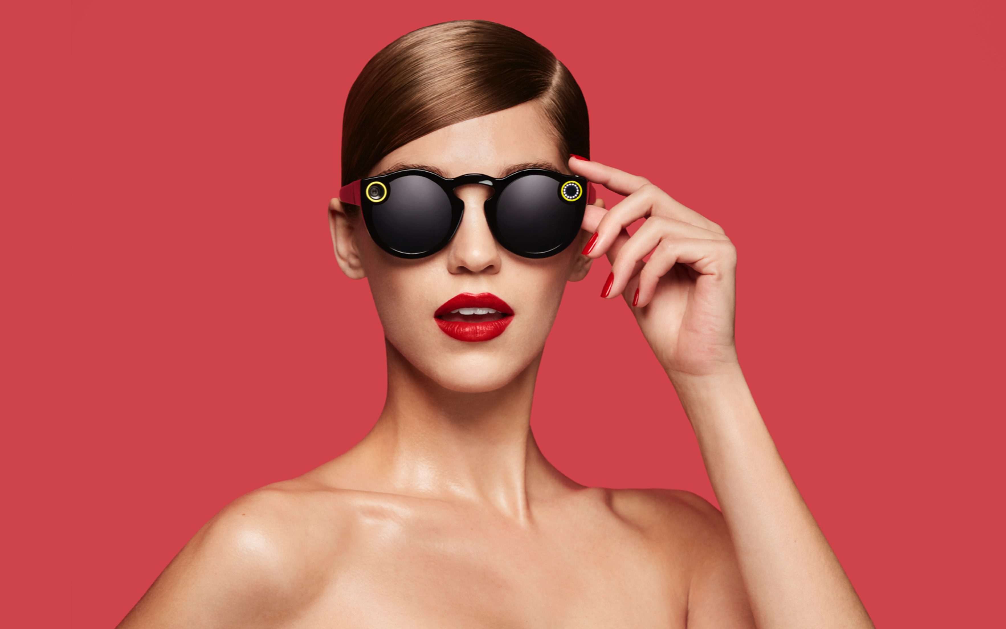 Woman wearing Snapchat sunglasses HD Wallpaper