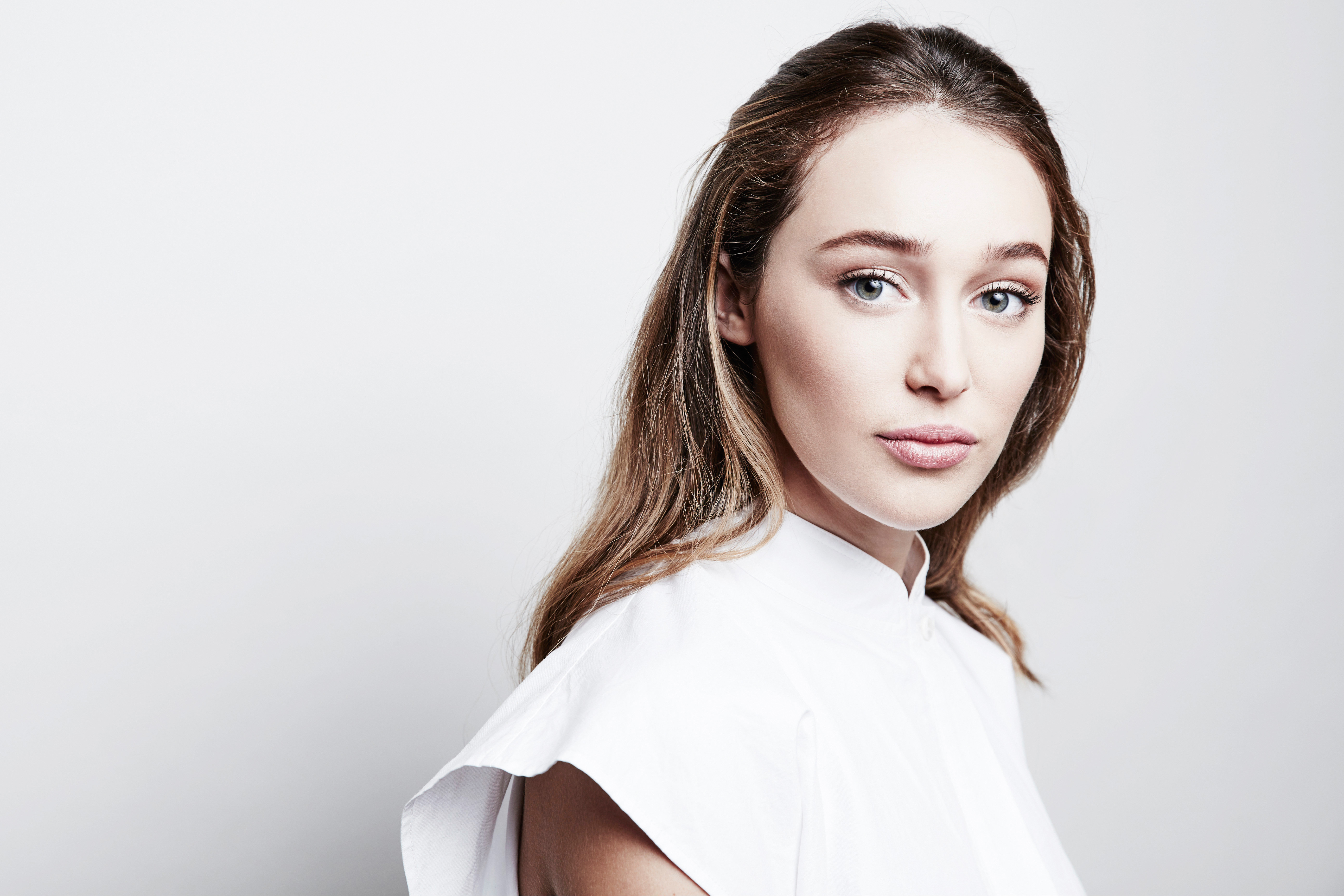 Alycia Debnam-Carey Winter TCA Portrait 2016 HD Wallpaper