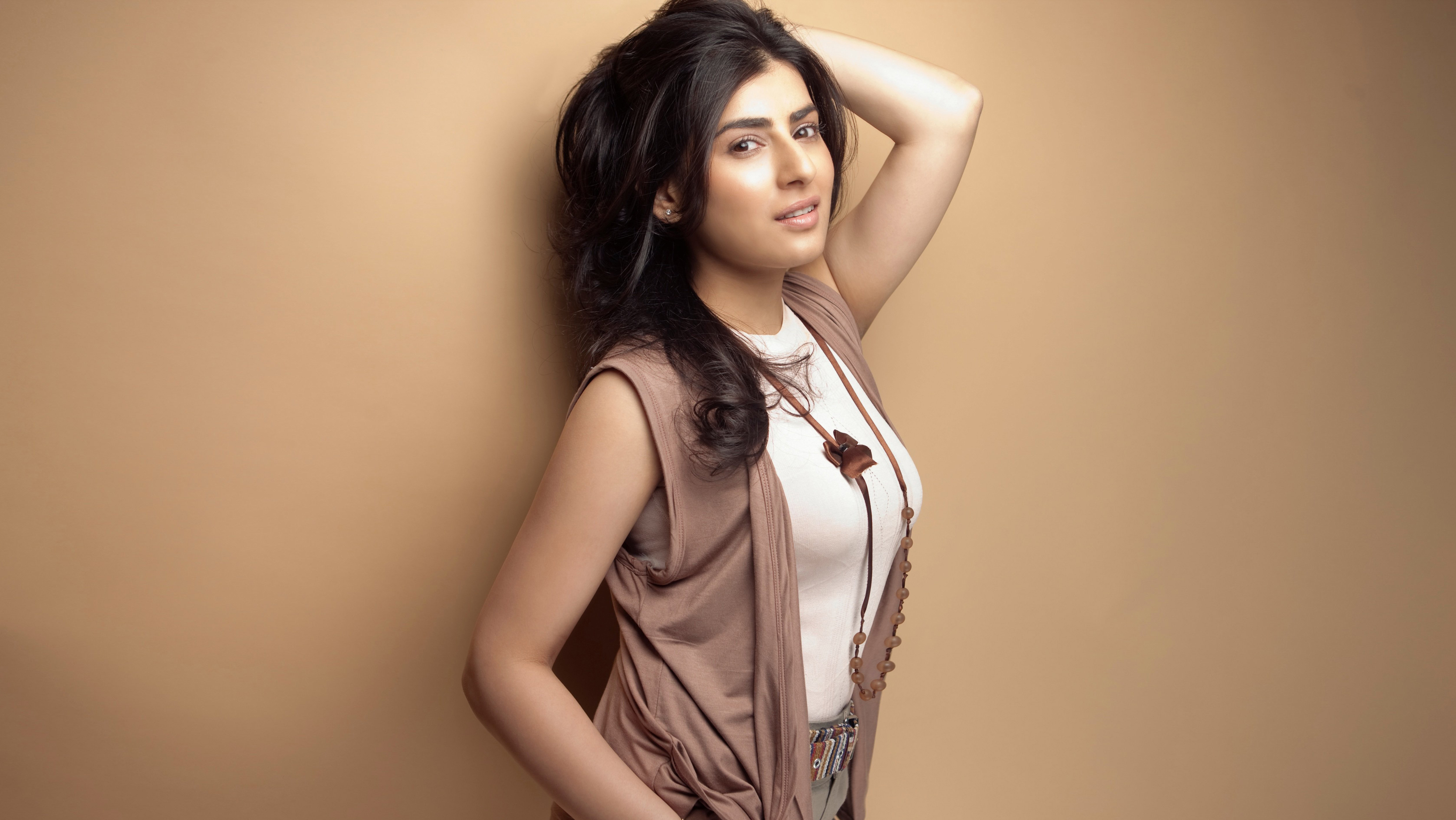 Actress Archana Veda in 4K HD Wallpaper