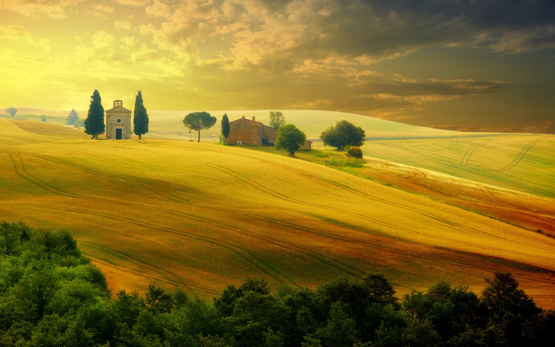 Tuscan Landscape with Chapel and Farmhouse at Sunset HD Wallpaper