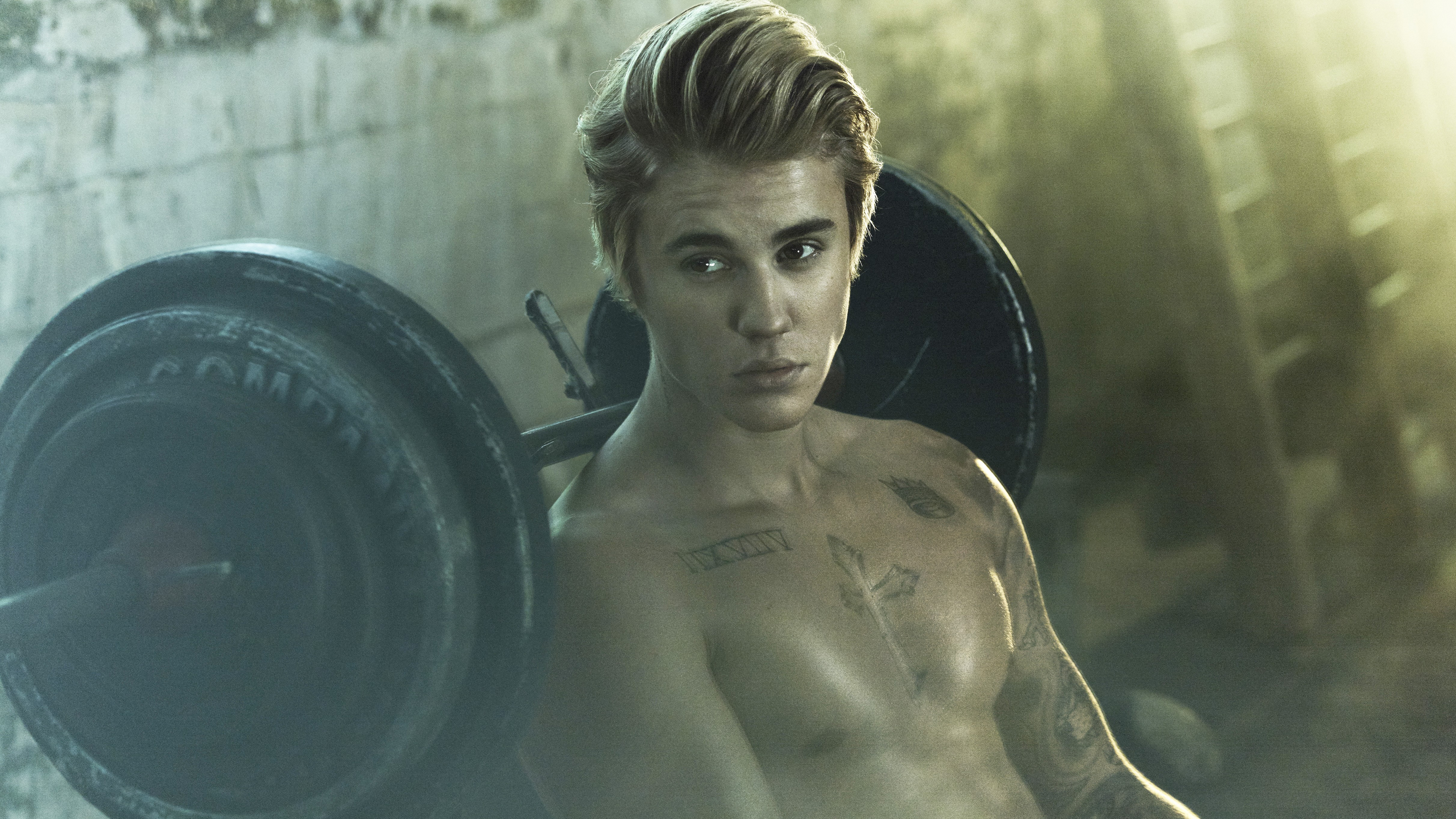 Justin Bieber shirtless with weight plates HD Wallpaper
