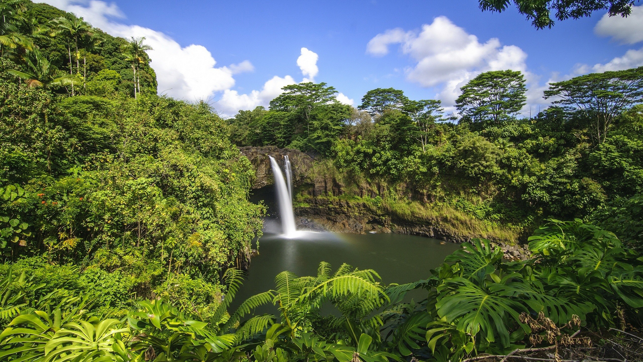 Rainbow Falls Waterfall in Hawaii HD Wallpaper