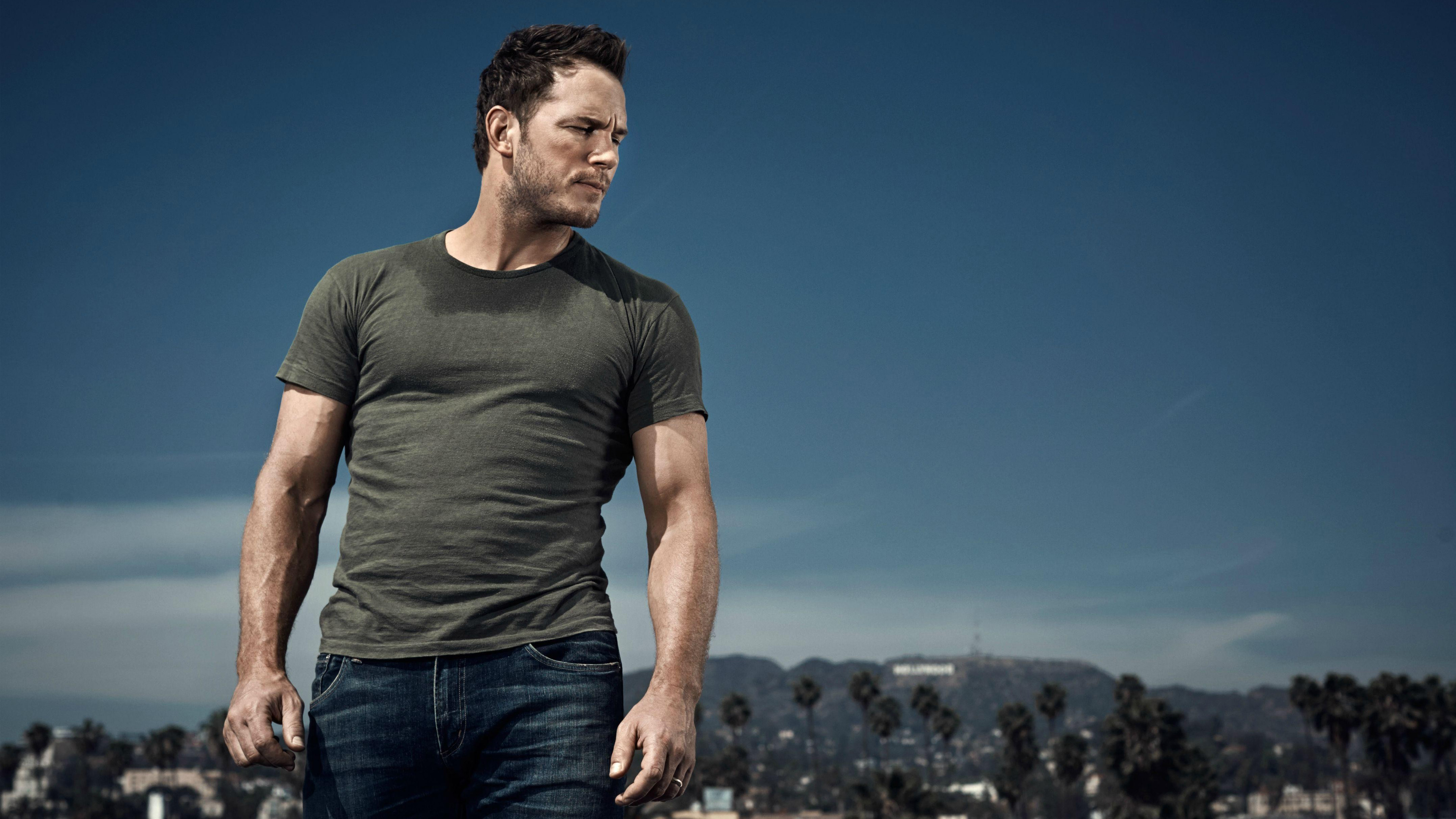 Chris Pratt in front of the Hollywood Sign HD Wallpaper