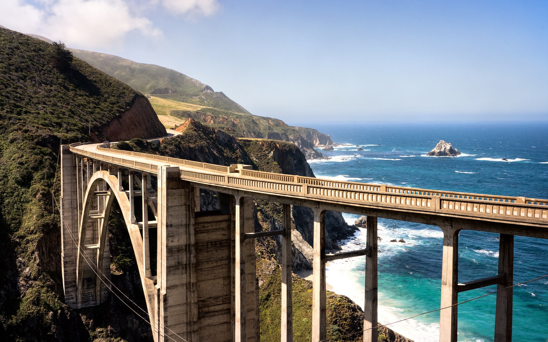 Bixby Creek Bridge over the Pacific Ocean HD Wallpaper