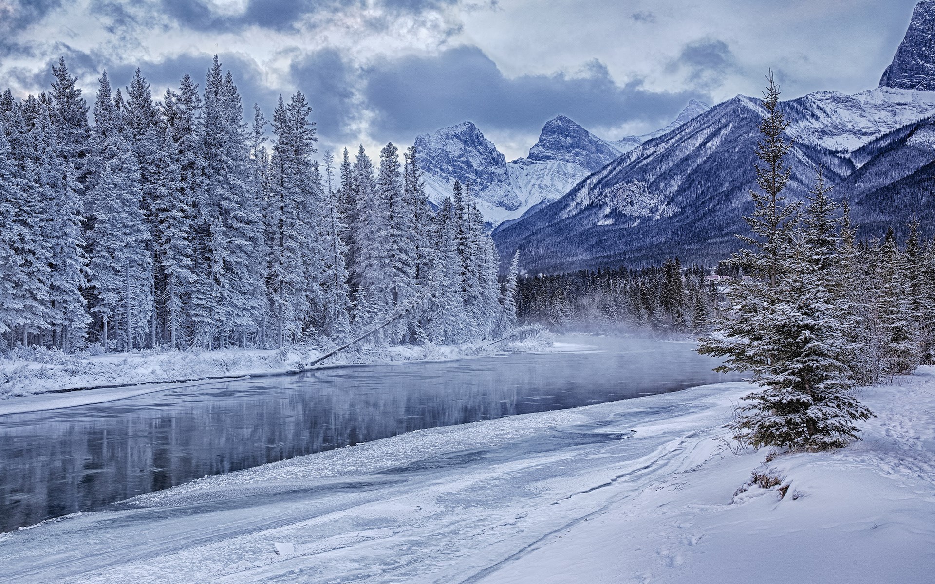 Snowy River and Mountains in Banff National Park HD Wallpaper