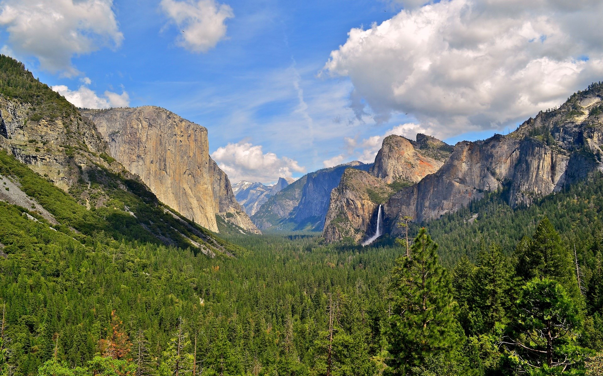 Yosemite Valley with El Capitan and Bridalveil Fall HD Wallpaper