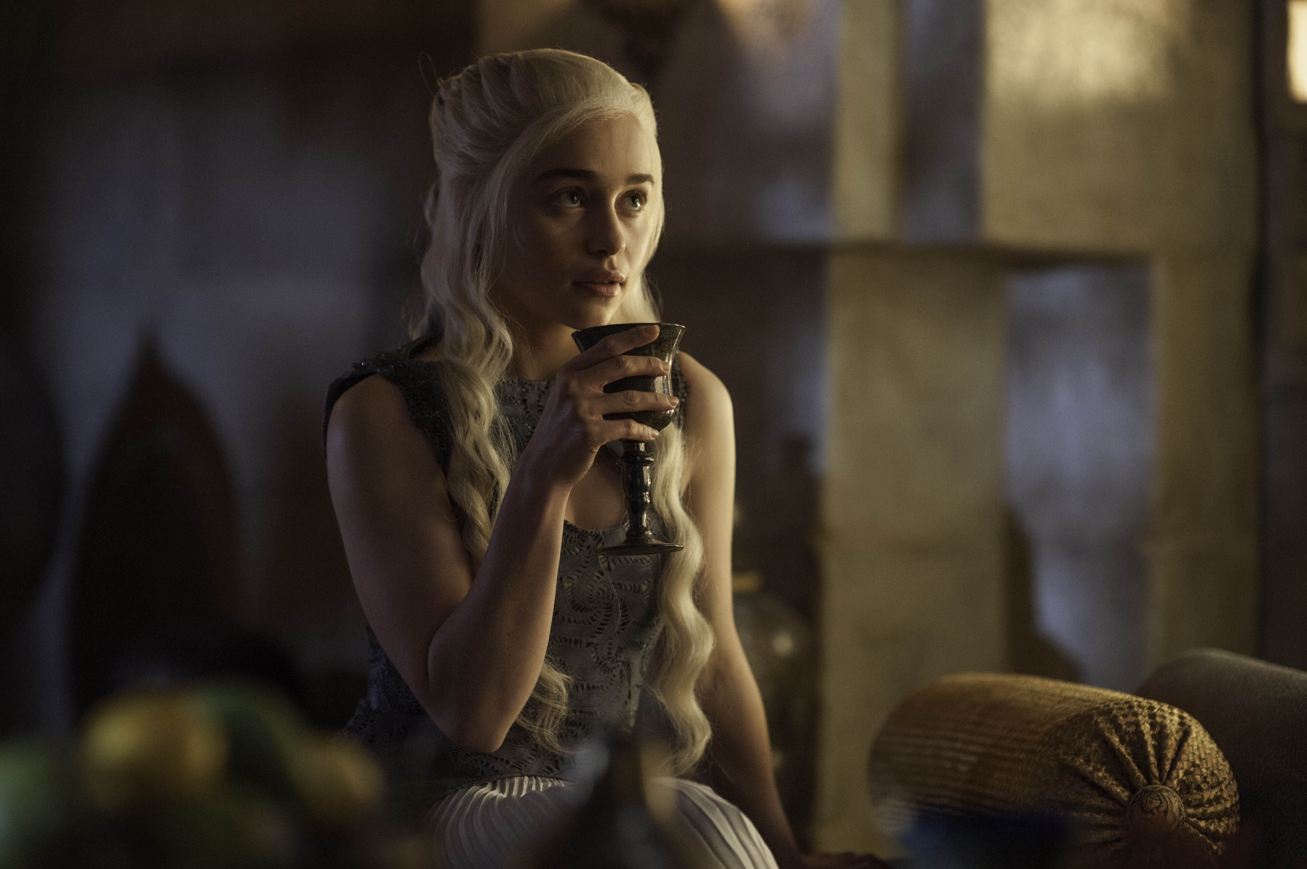 Daenerys Targaryen from Game of Thrones HD Wallpaper
