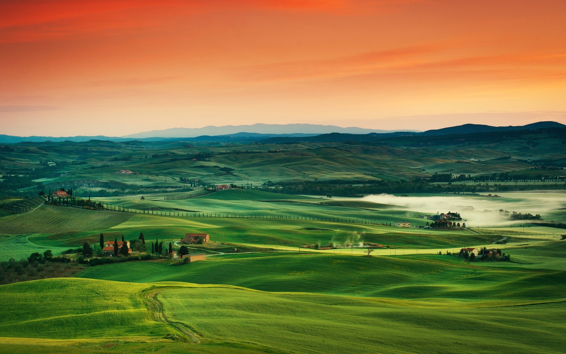 Rolling green hills of Tuscany at sunrise HD Wallpaper