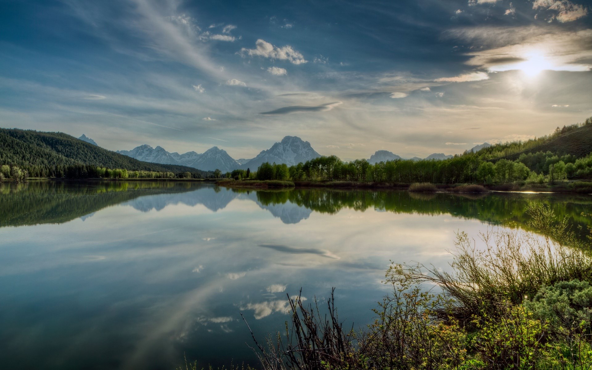 Mountain Range Reflected in a Calm Lake HD Wallpaper