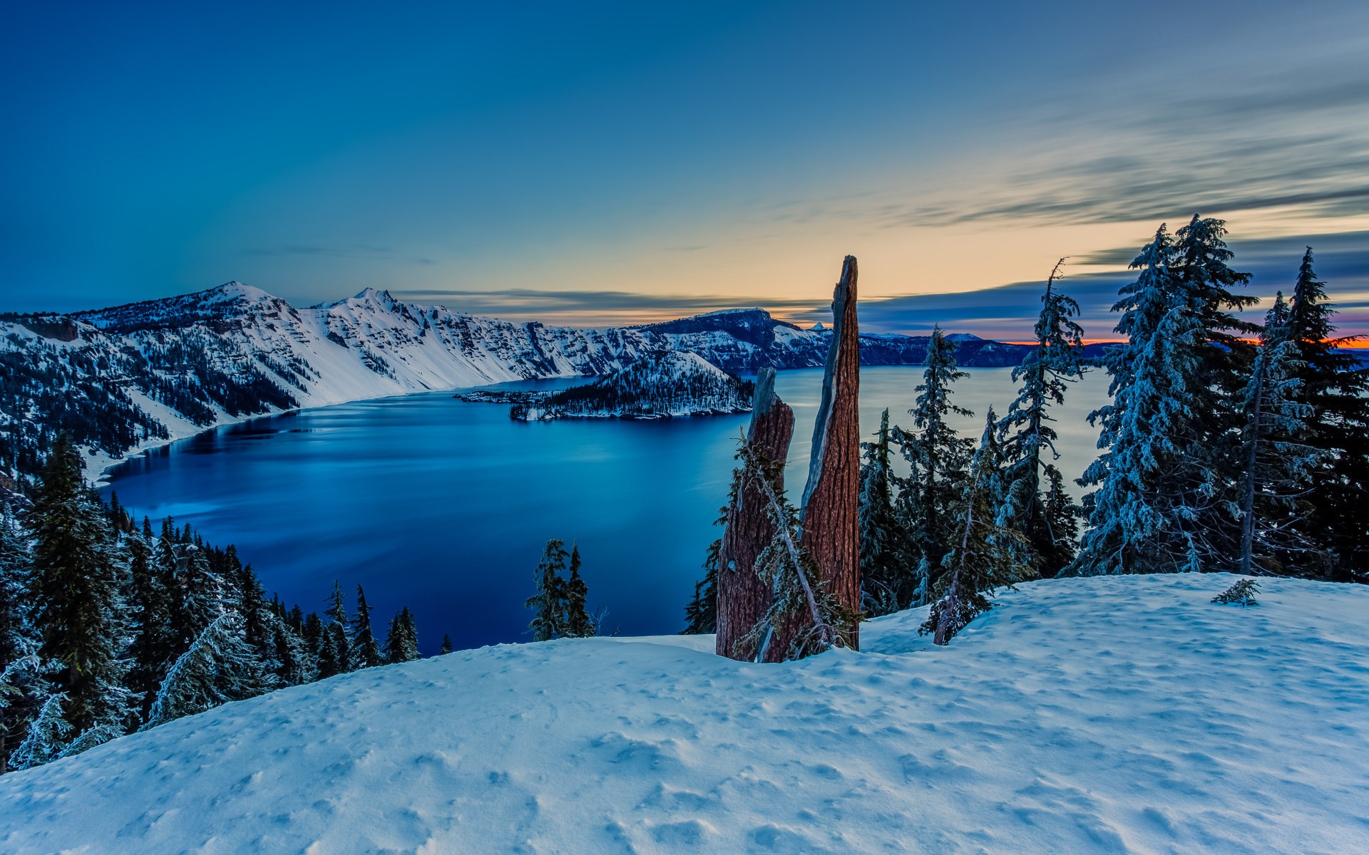 Crater Lake National Park in Winter HD Wallpaper