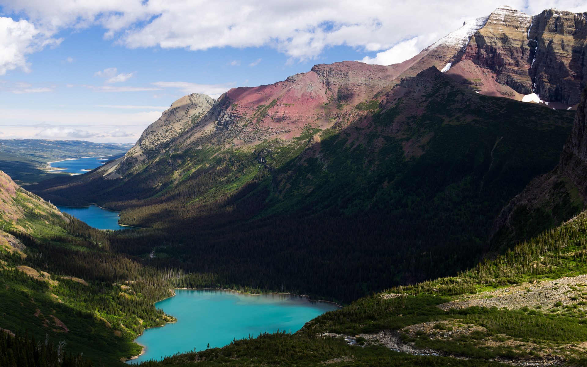 Turquoise lakes and mountains in Glacier National Park HD Wallpaper