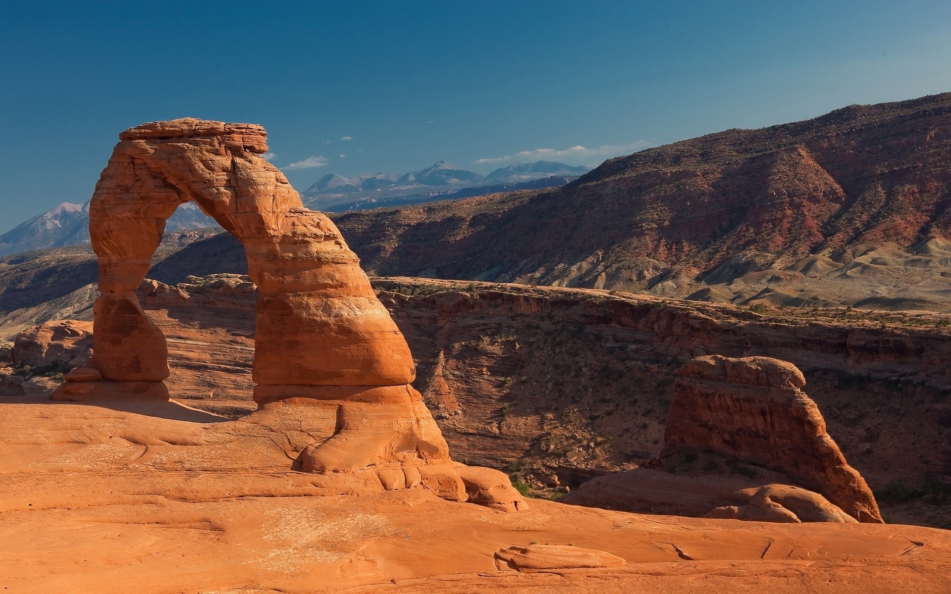 Delicate Arch in Arches National Park HD Wallpaper