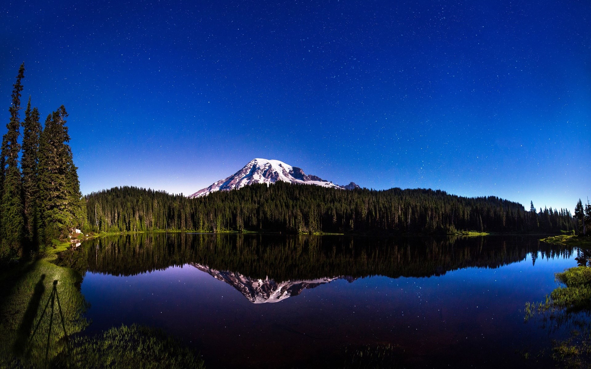 Mount Rainier reflected in a lake at night HD Wallpaper