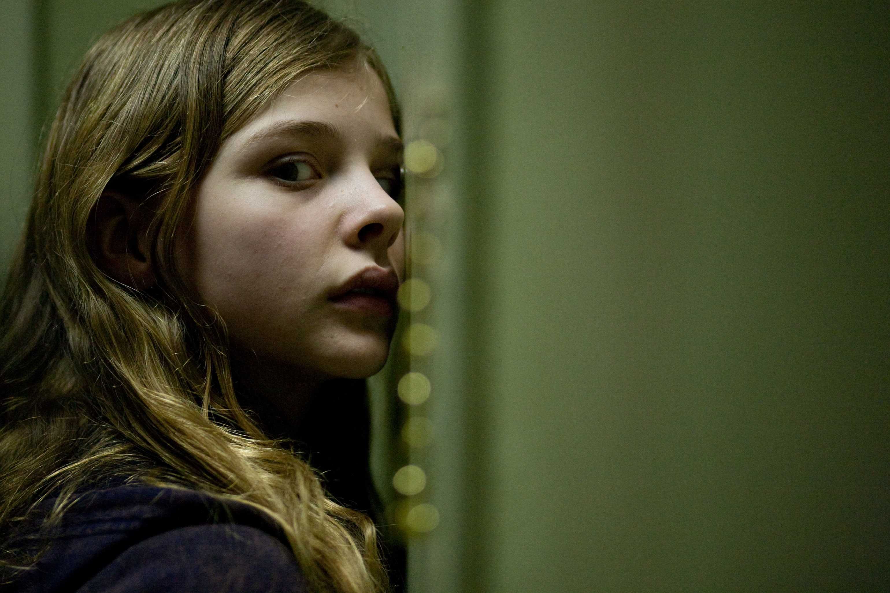 Chloe Grace Moretz HD Wallpaper