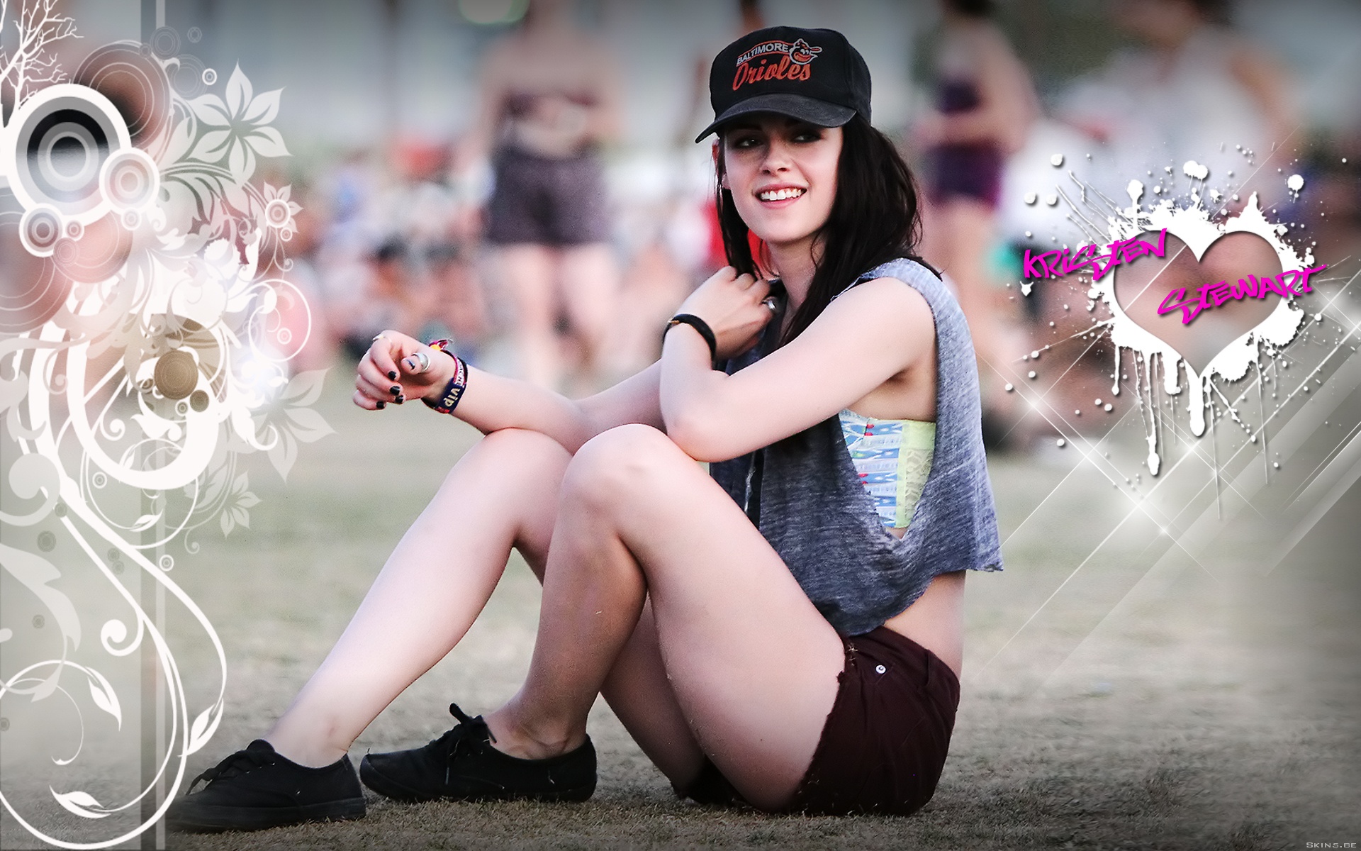 Kristen Stewart wearing an Orioles hat HD Wallpaper